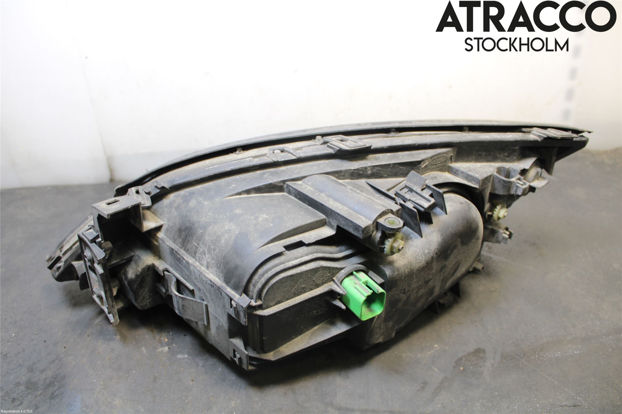 Ford MONDEO     01-06 Frontlykt Høyre