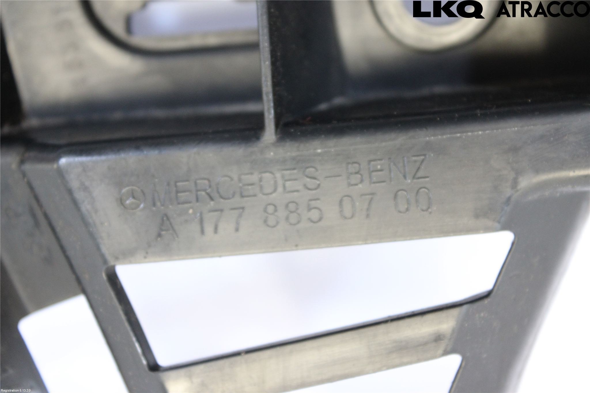 Mercedes-Benz MB A-KLASS (W177) 18- Støtfangerfeste Bak Venstre