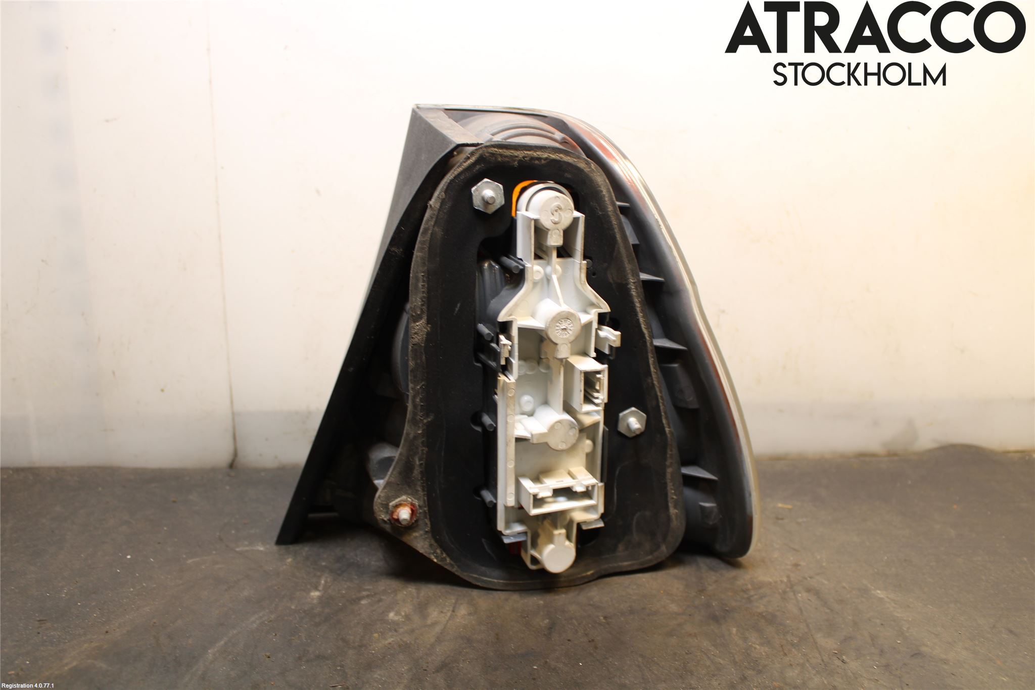 BMW 3 E46      98-05 Baklykt Venstre