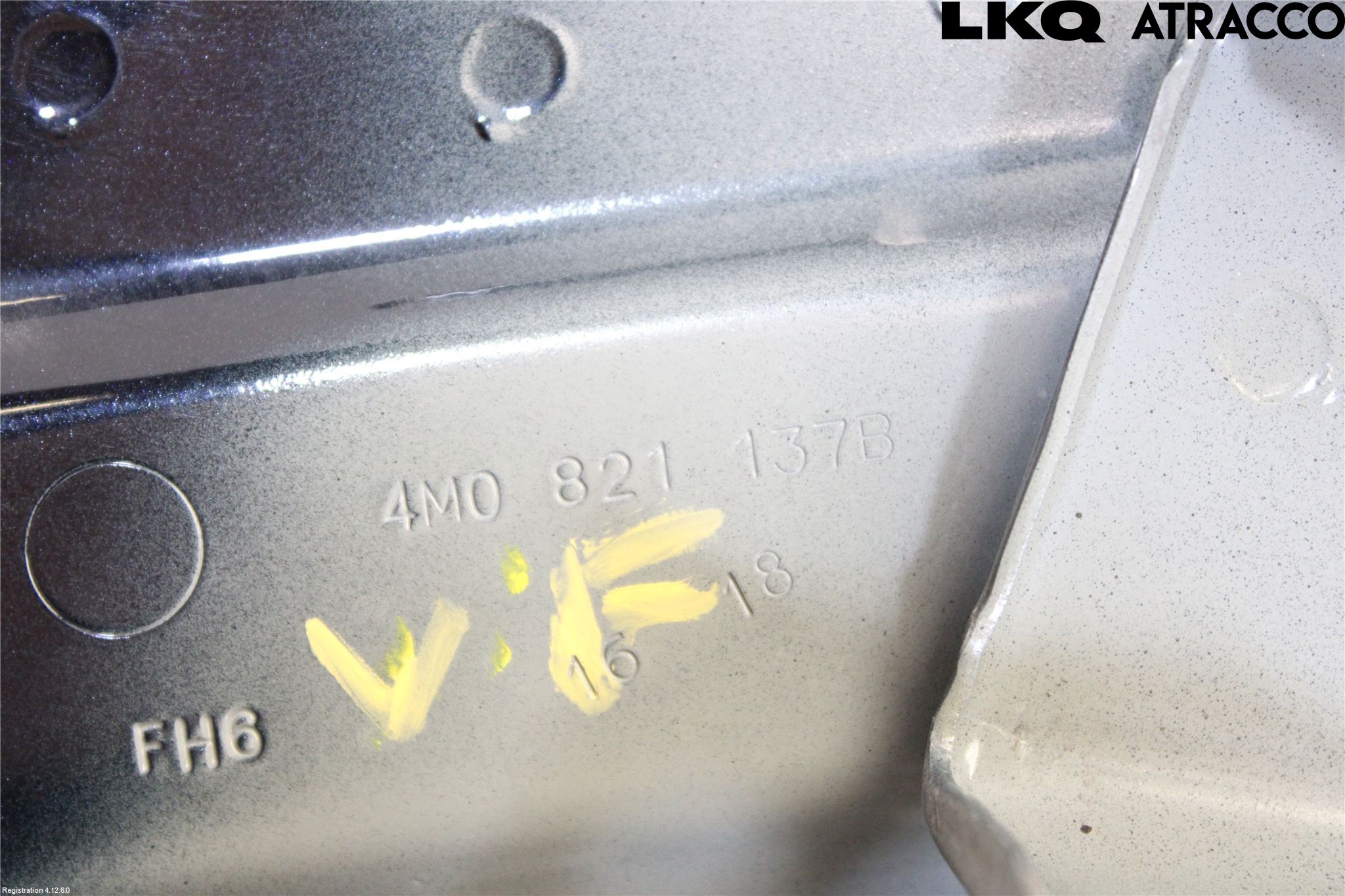 Audi Q7/SQ7 Frontskjermfeste Venstre