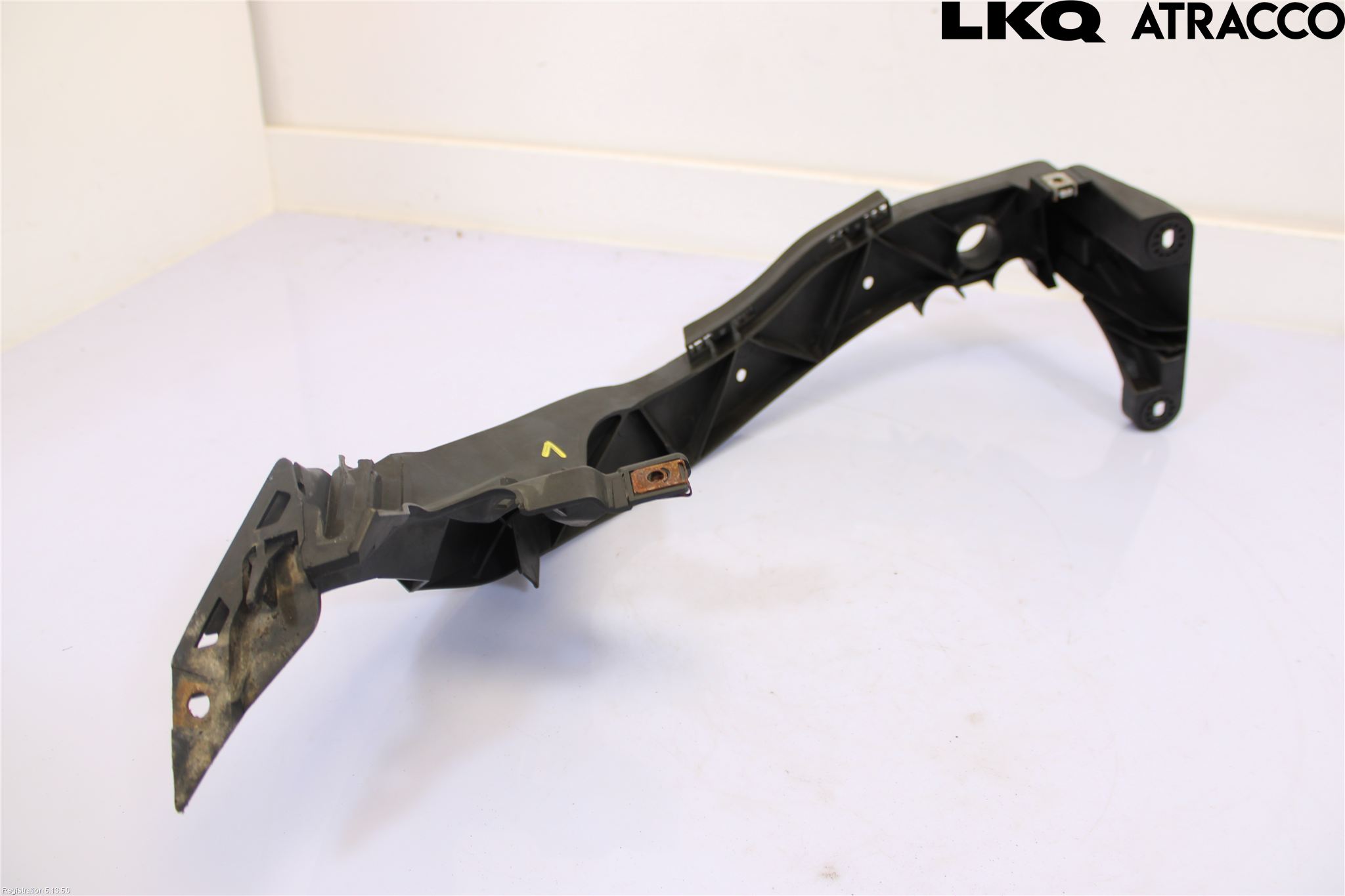 BMW 1 E87/81 5D/3D 03-11 Frontlykt Ramme V Lyktering