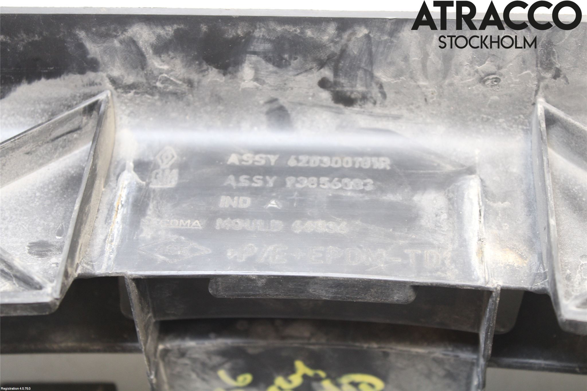 Opel VIVARO 01-14 Frontplate Nedre