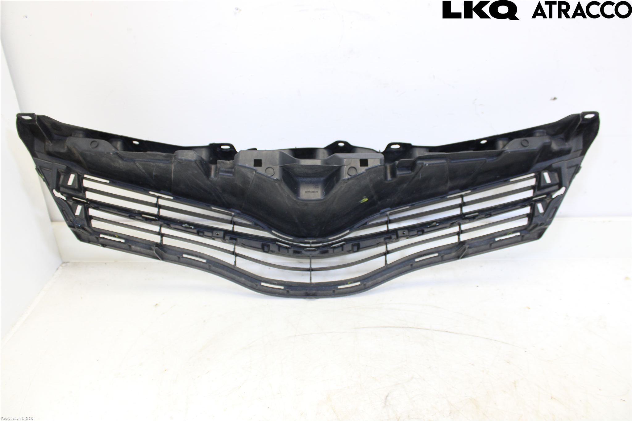 Toyota YARIS XP130 12-14 Grill Komplett