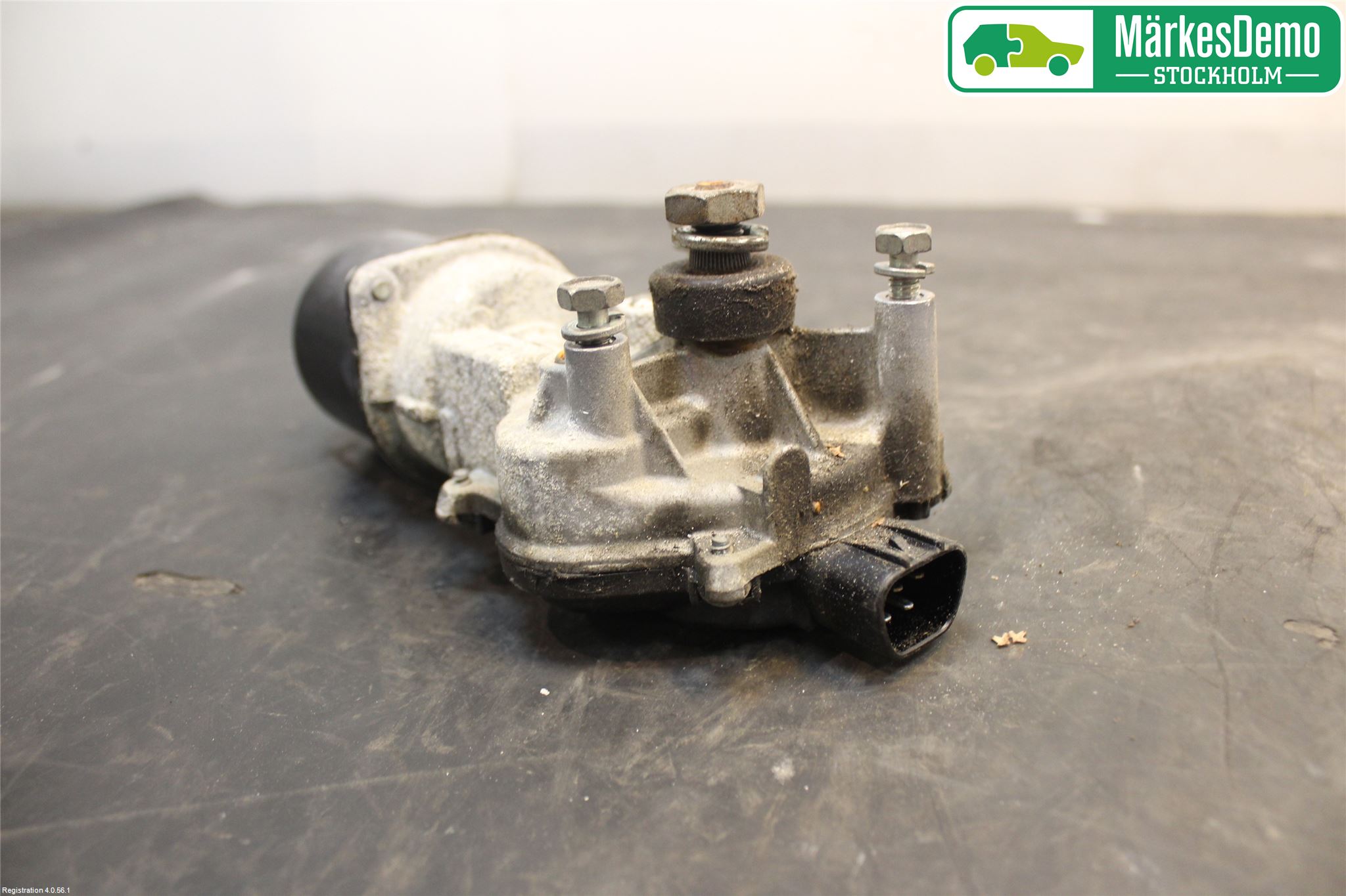 Nissan X-TRAIL     01-07 Viskermotor Frontrute