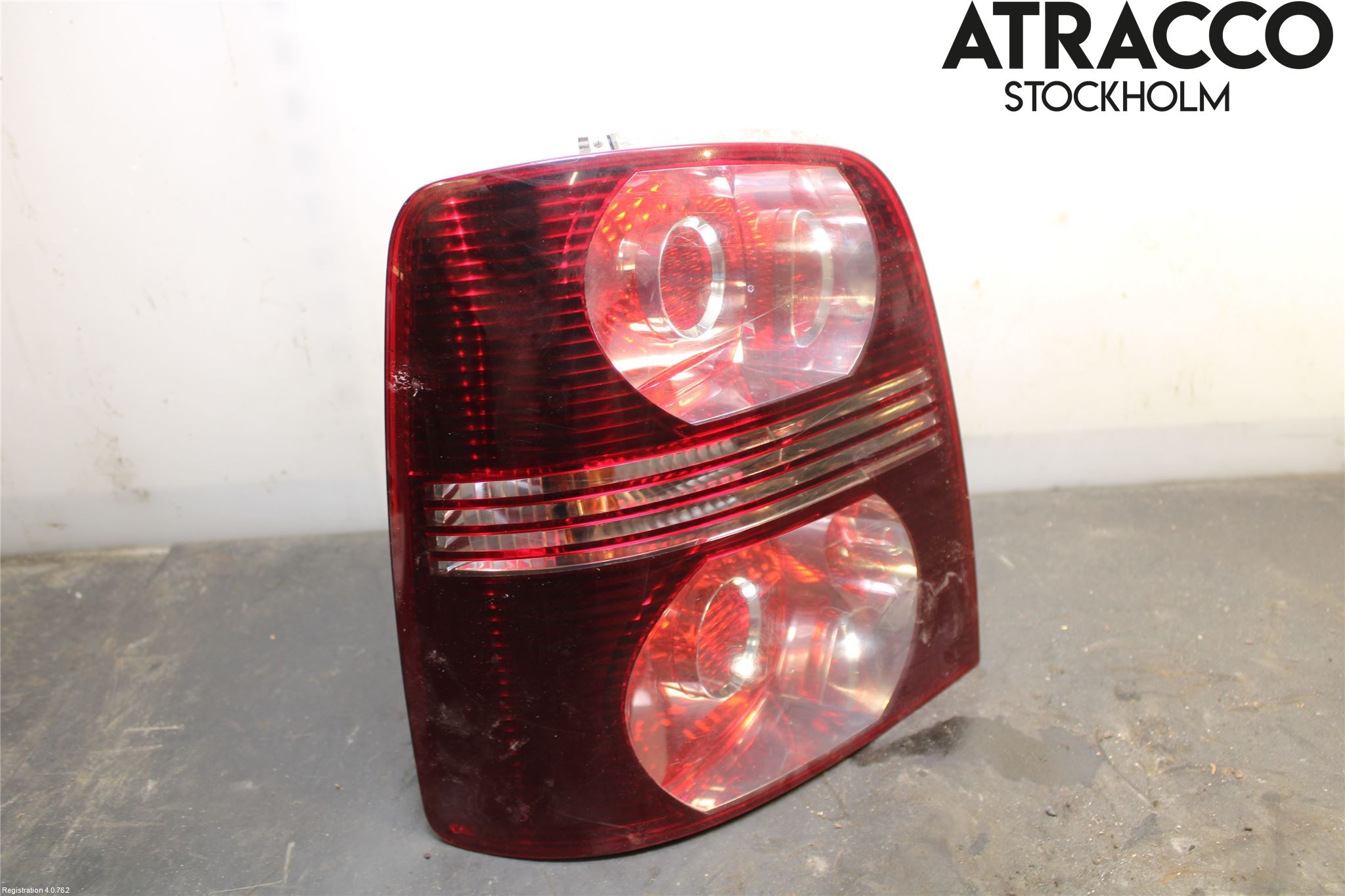 Volkswagen VW TOURAN 03-10 Baklykt Venstre