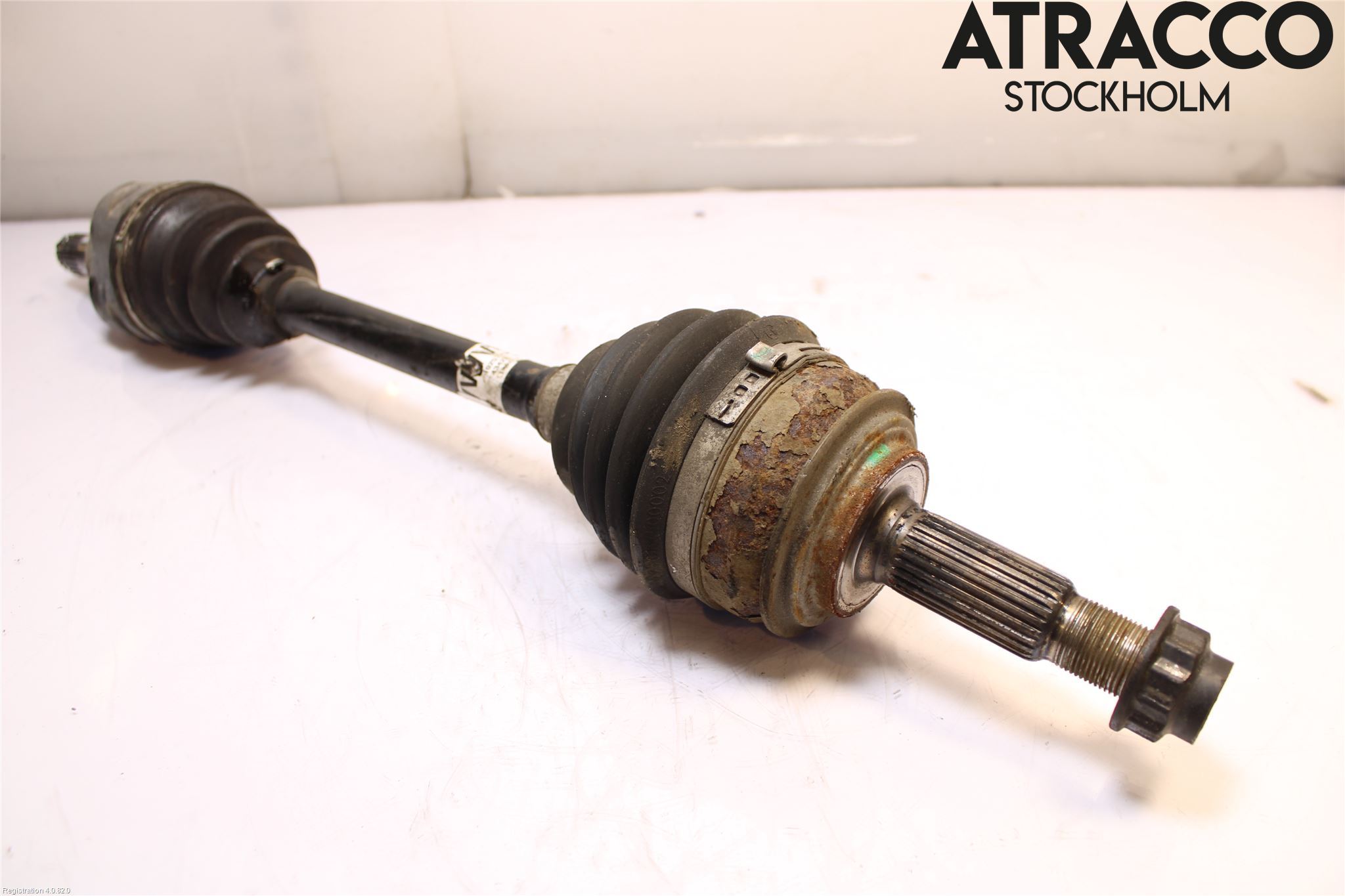Toyota YARIS XP130 15-20 Drivaksel Foran Kompl Venstre