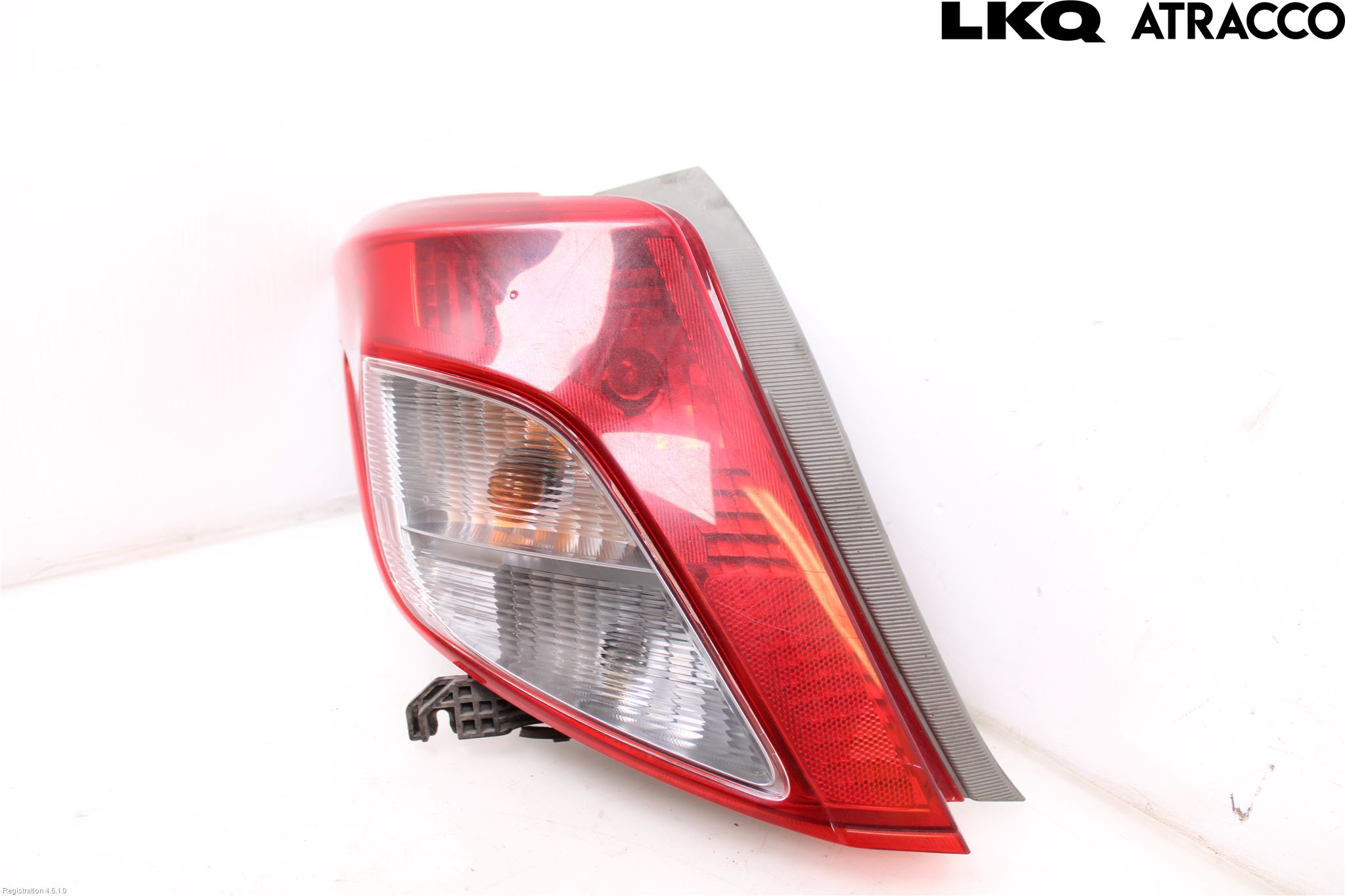 Toyota YARIS XP130 12-14 Baklykt Venstre