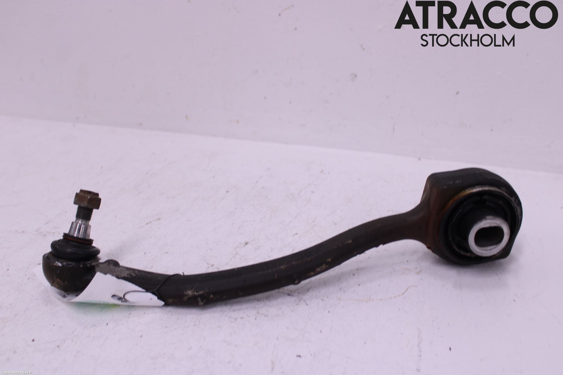 Mercedes-Benz MB C (203) 00-07 Bærearm Foran Høyre Nedre