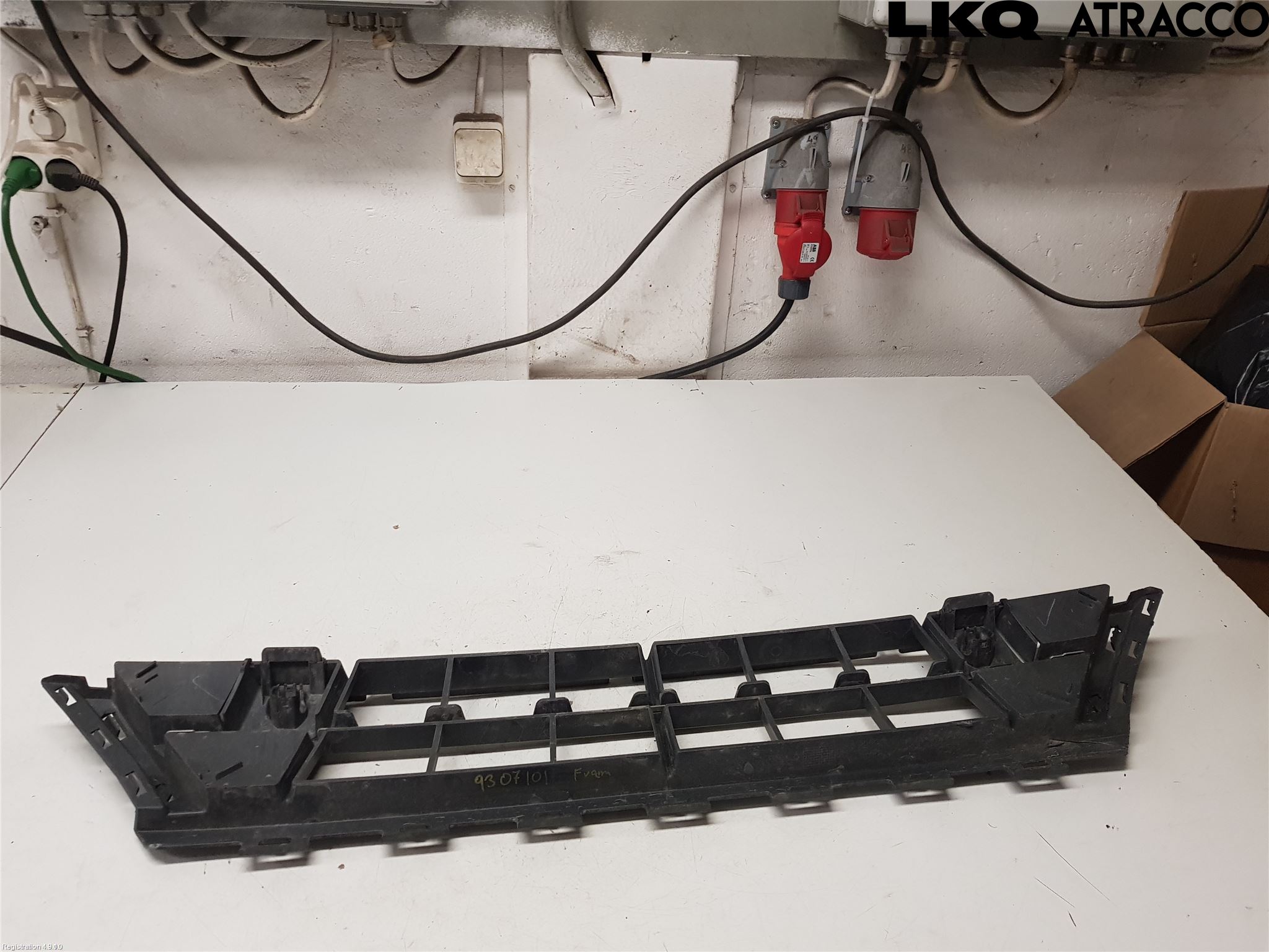 Ford TRANSIT SKÅP/BUSS 14-22 Grill-Gitter