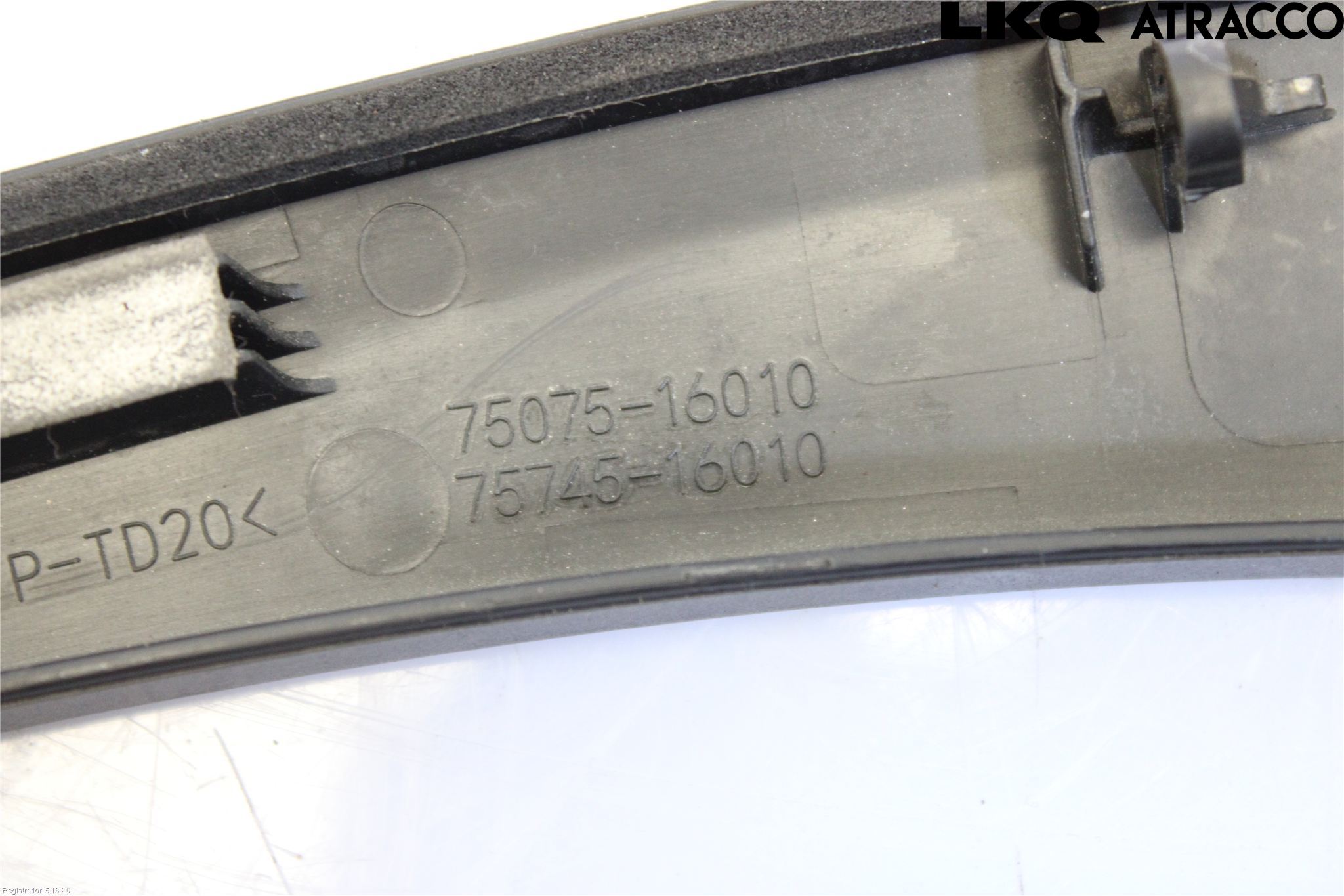 Toyota COROLLA CROSS XG10 22- Skjerm Bredder