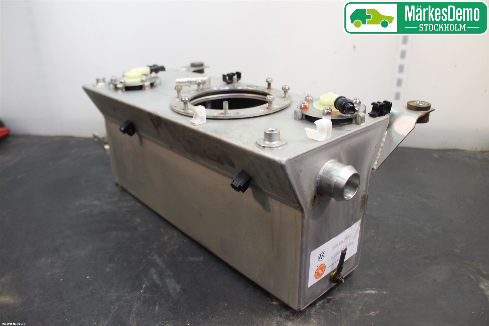 Volkswagen VW CADDY      04-10 Drivstofftank