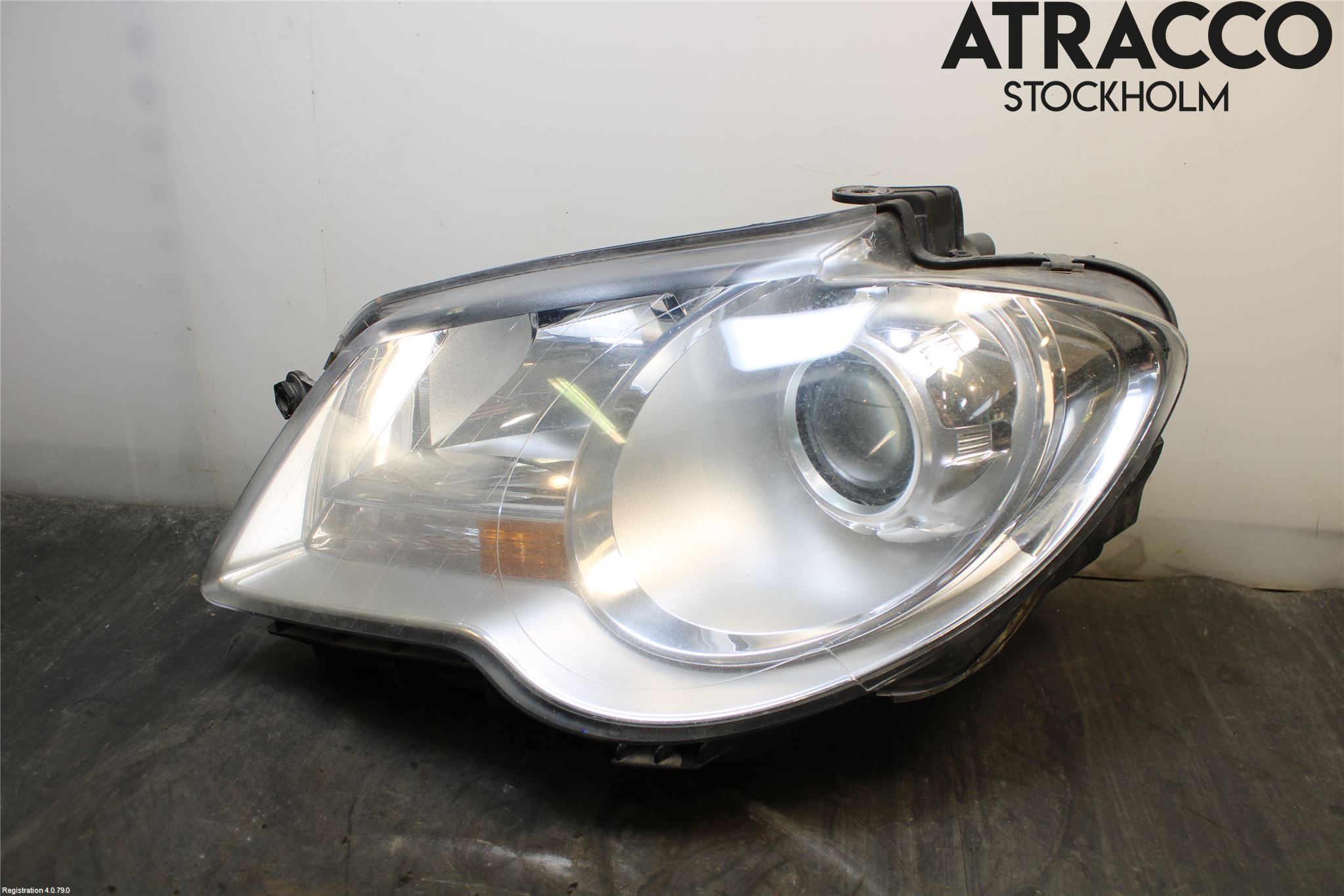 Volkswagen VW TOURAN 03-10 Frontlykt Venstre