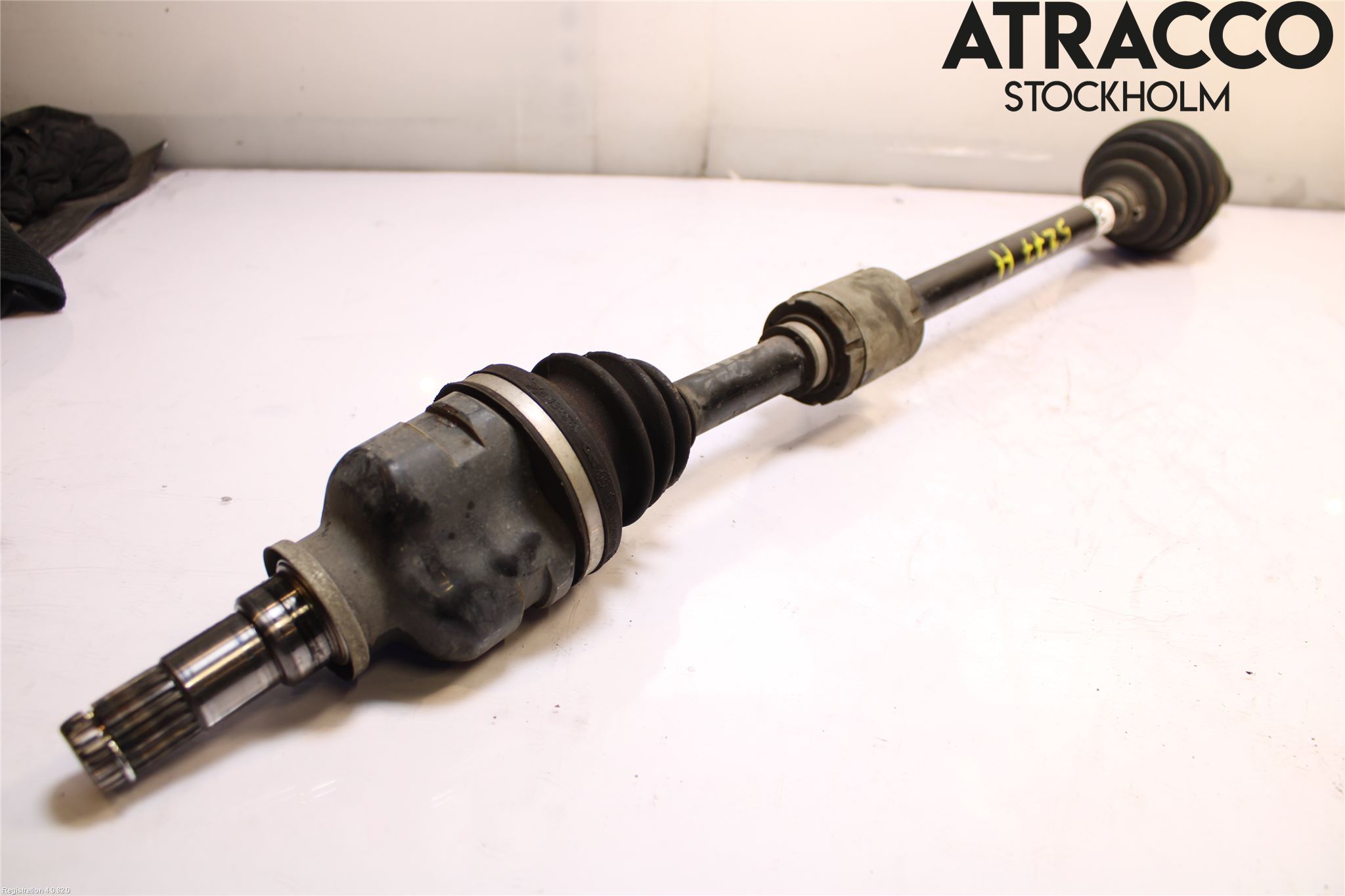 Toyota YARIS XP130 15-20 Drivaksel Foran Kompl Høyre