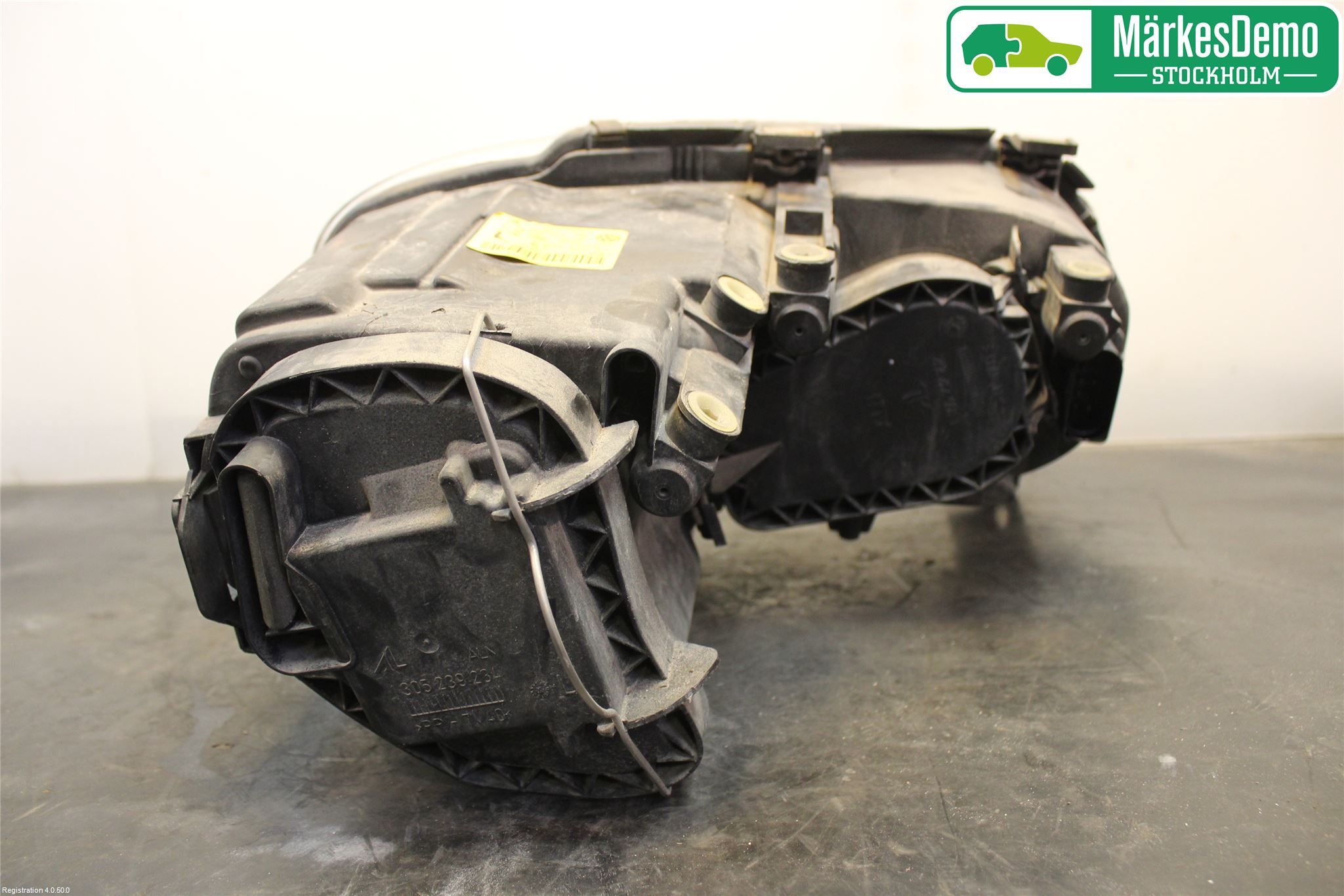 Volkswagen VW TOURAN 03-10 Frontlykt Venstre