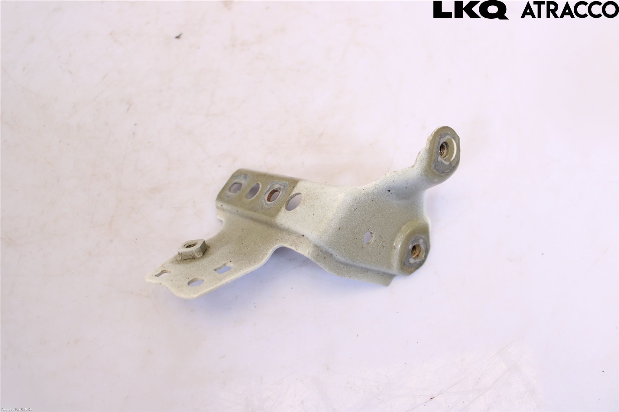 Toyota YARIS XP130 15-20 Frontskjermfeste Venstre