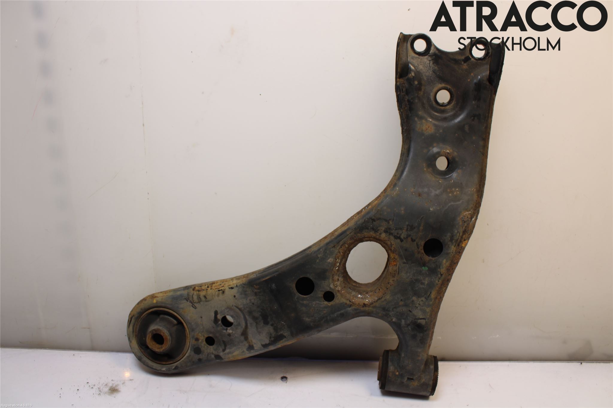 Toyota AURIS 13-19 Bærearm Foran Høyre Nedre