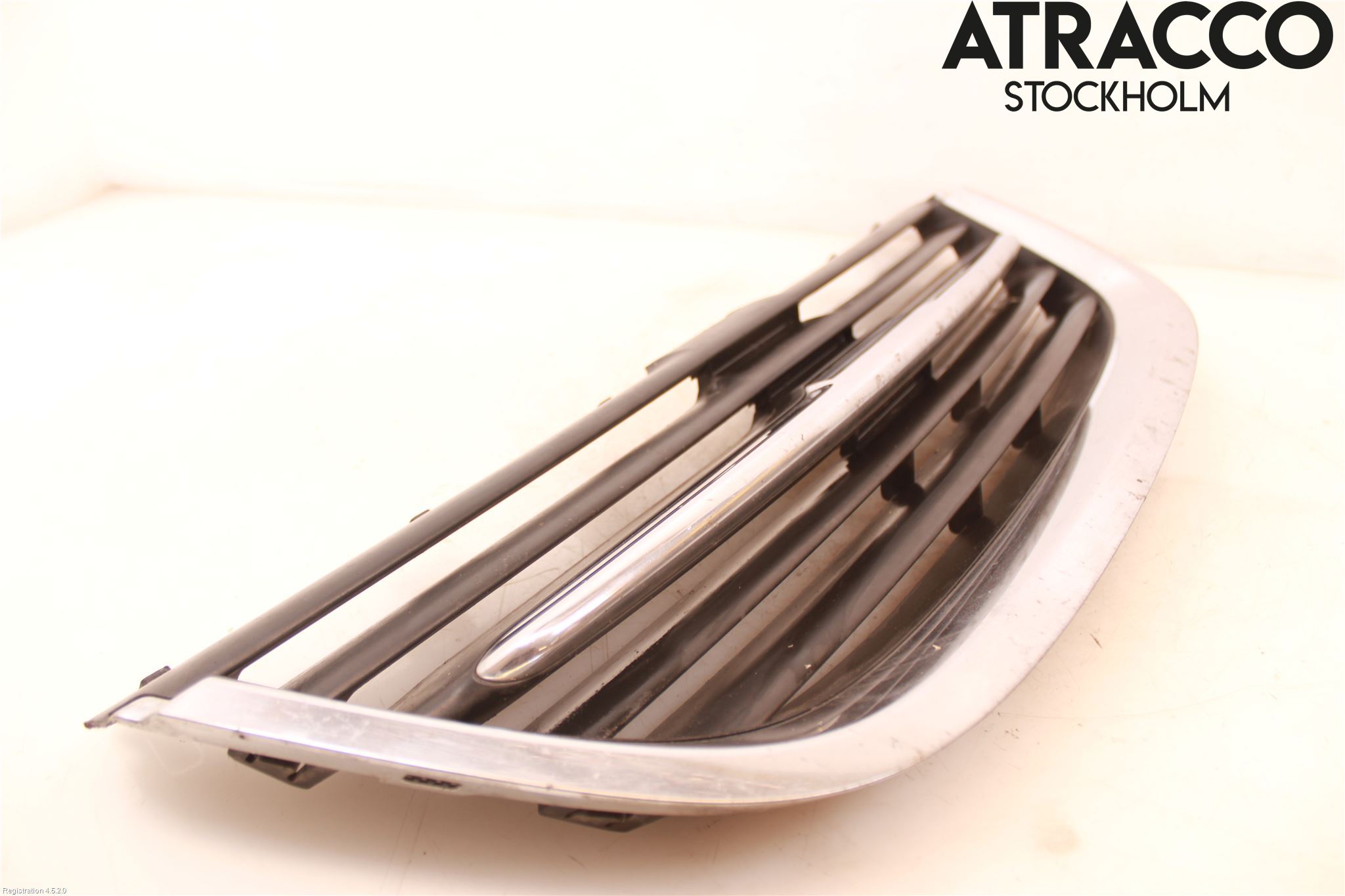 Saab 9-5     06-10 Grilldel Midt