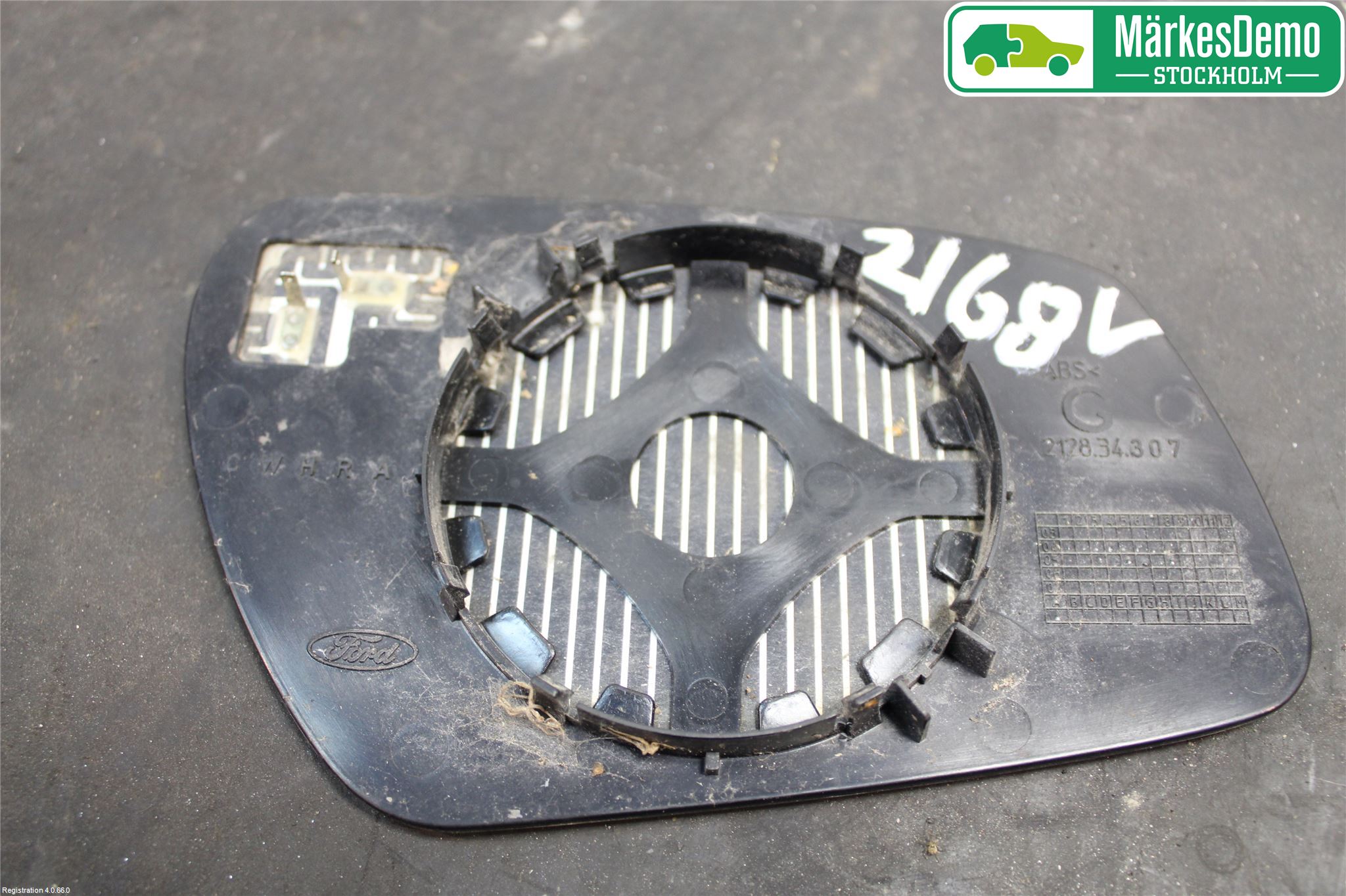 Ford FOCUS     04-07 Speil Glass V