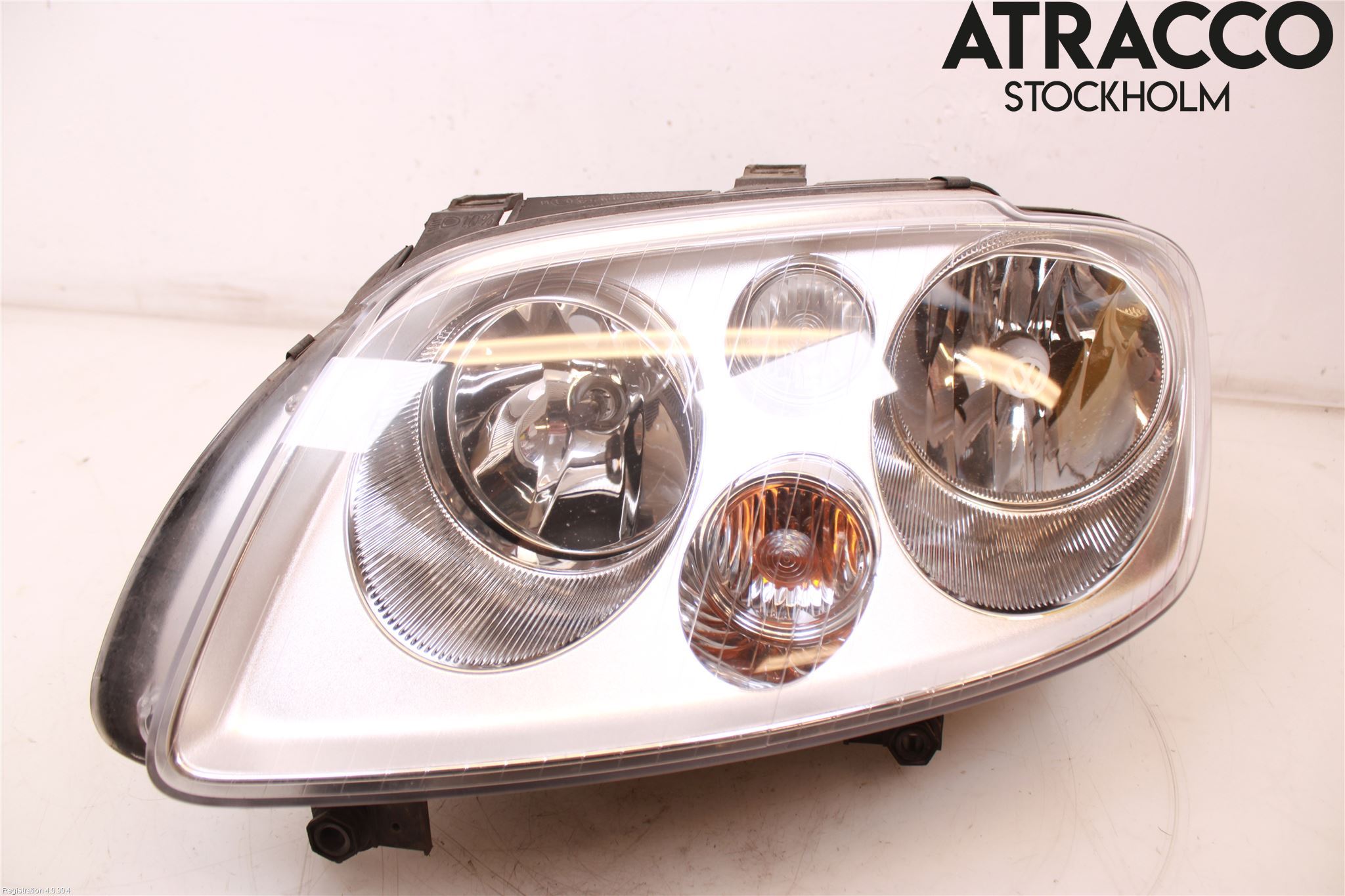 Volkswagen VW TOURAN 03-10 Frontlykt Venstre