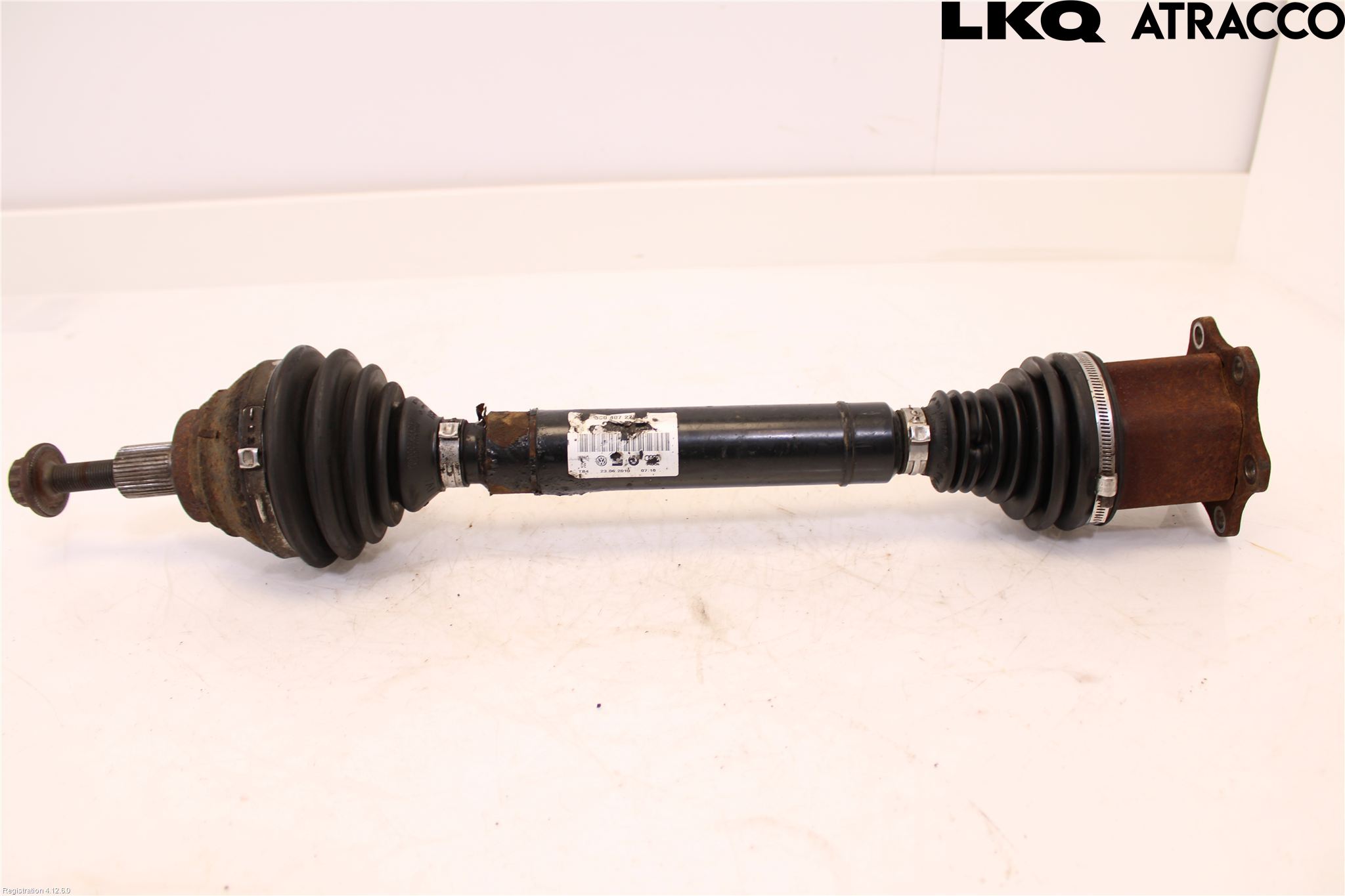 Volkswagen VW PASSAT 05-11 Drivaksel Foran Kompl Høyre