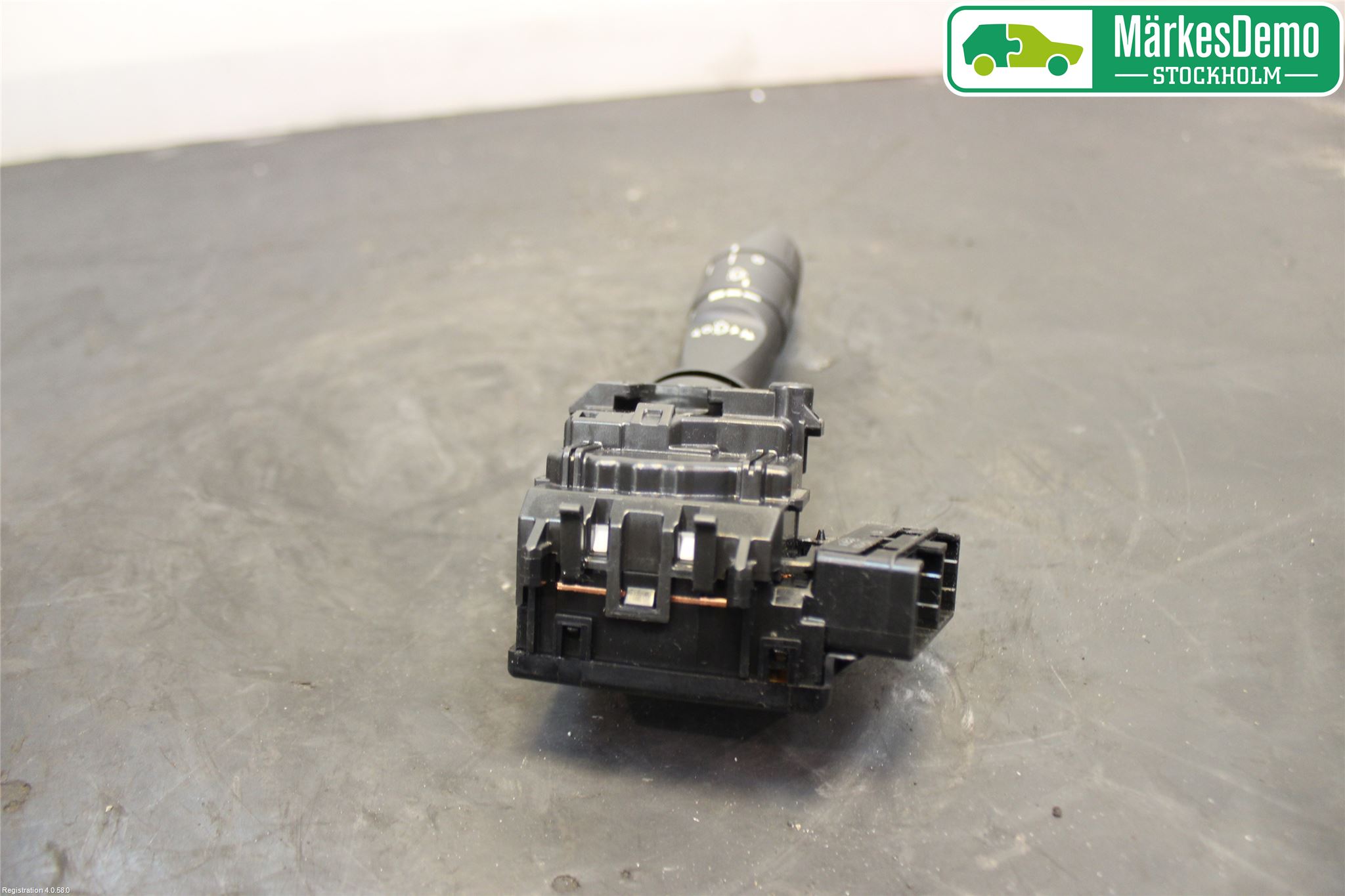 Toyota AURIS 13-19 Bryter Ratt Visker - Spyler