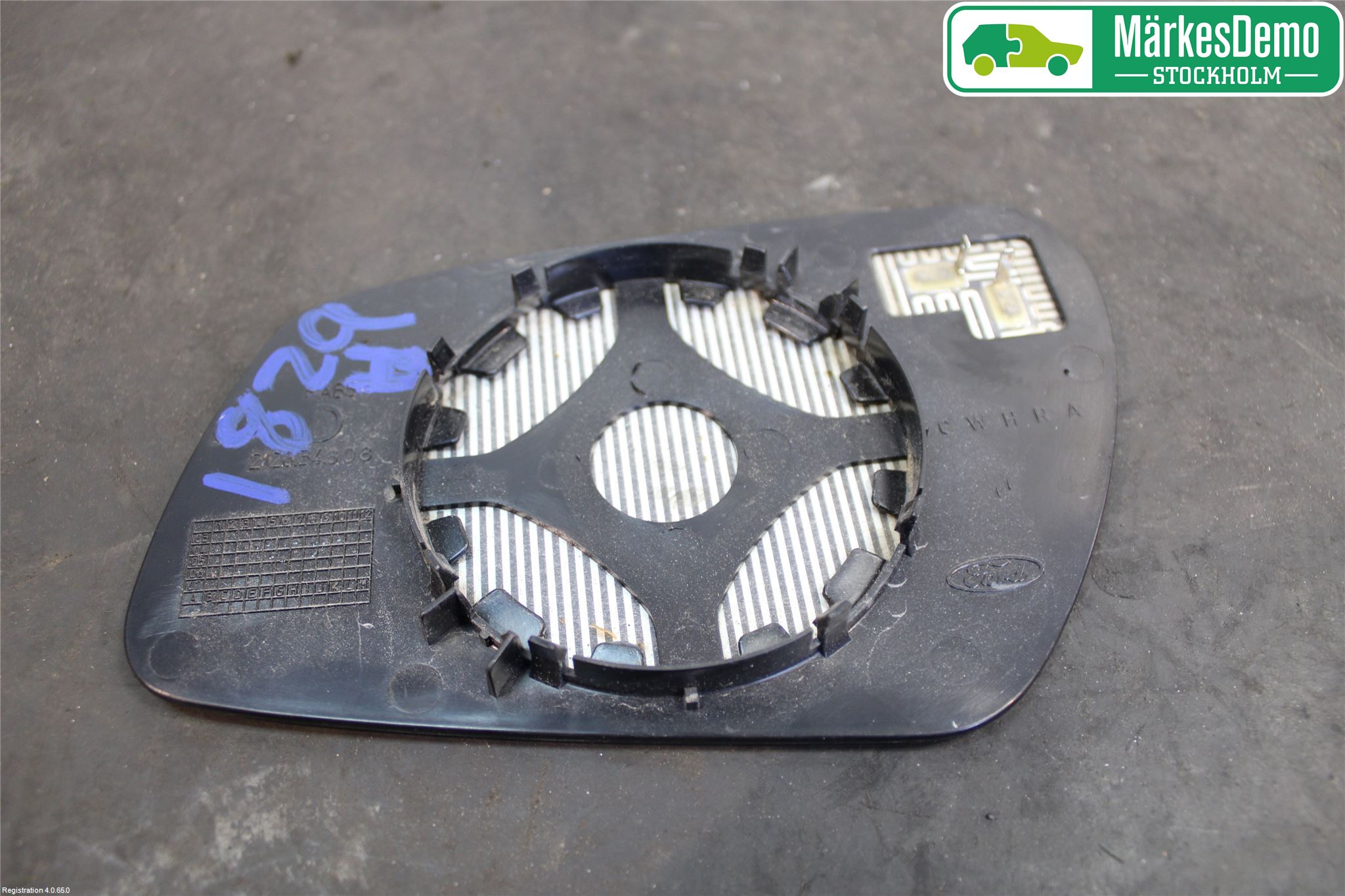 Ford FOCUS     04-07 Speil Glass H