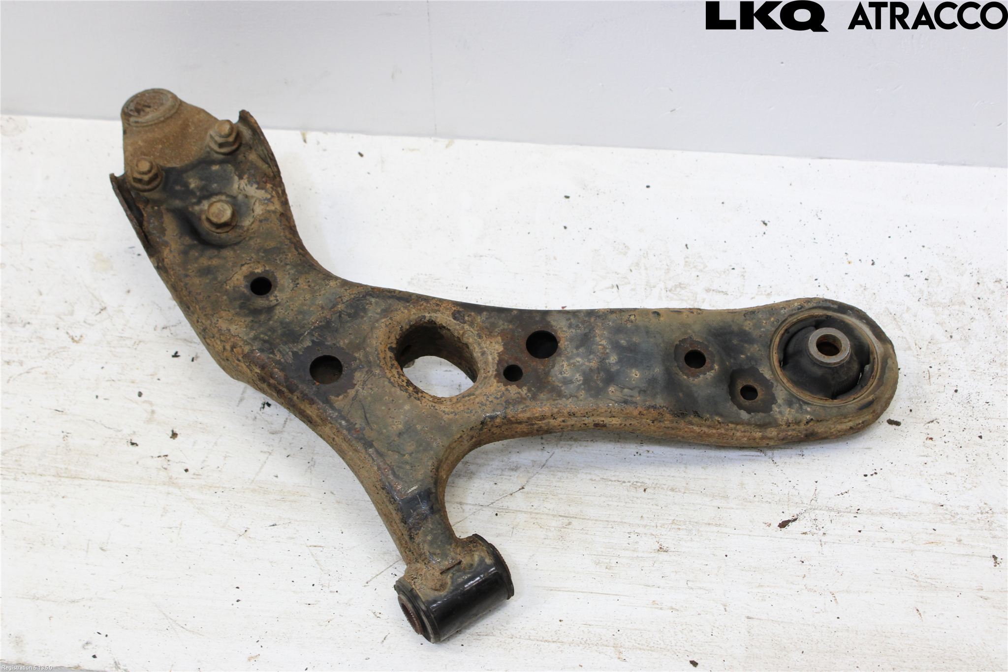 Toyota AVENSIS 16-18 Bærearm Foran Venstre Nedre