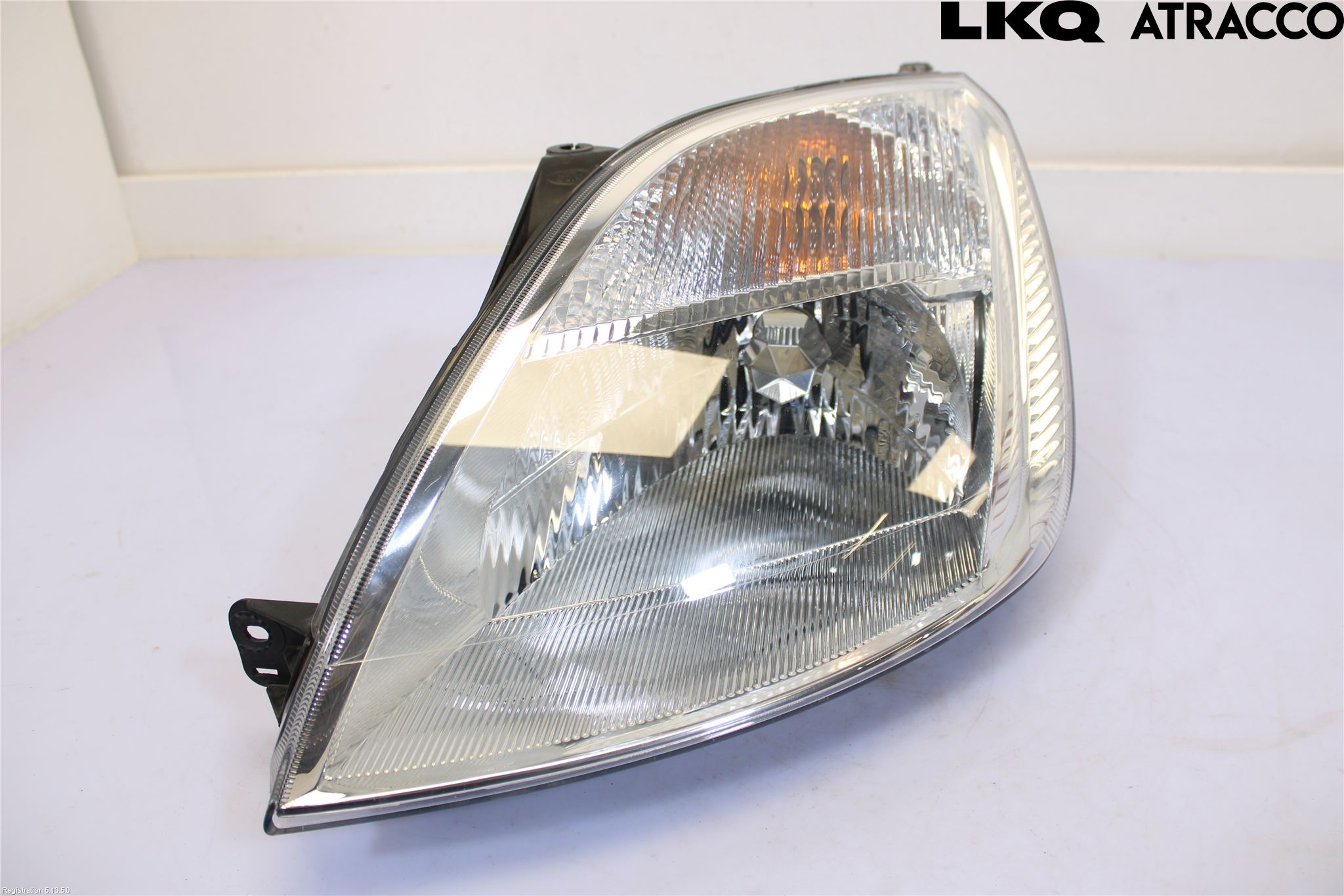 Ford FIESTA     02-05 Frontlykt Venstre