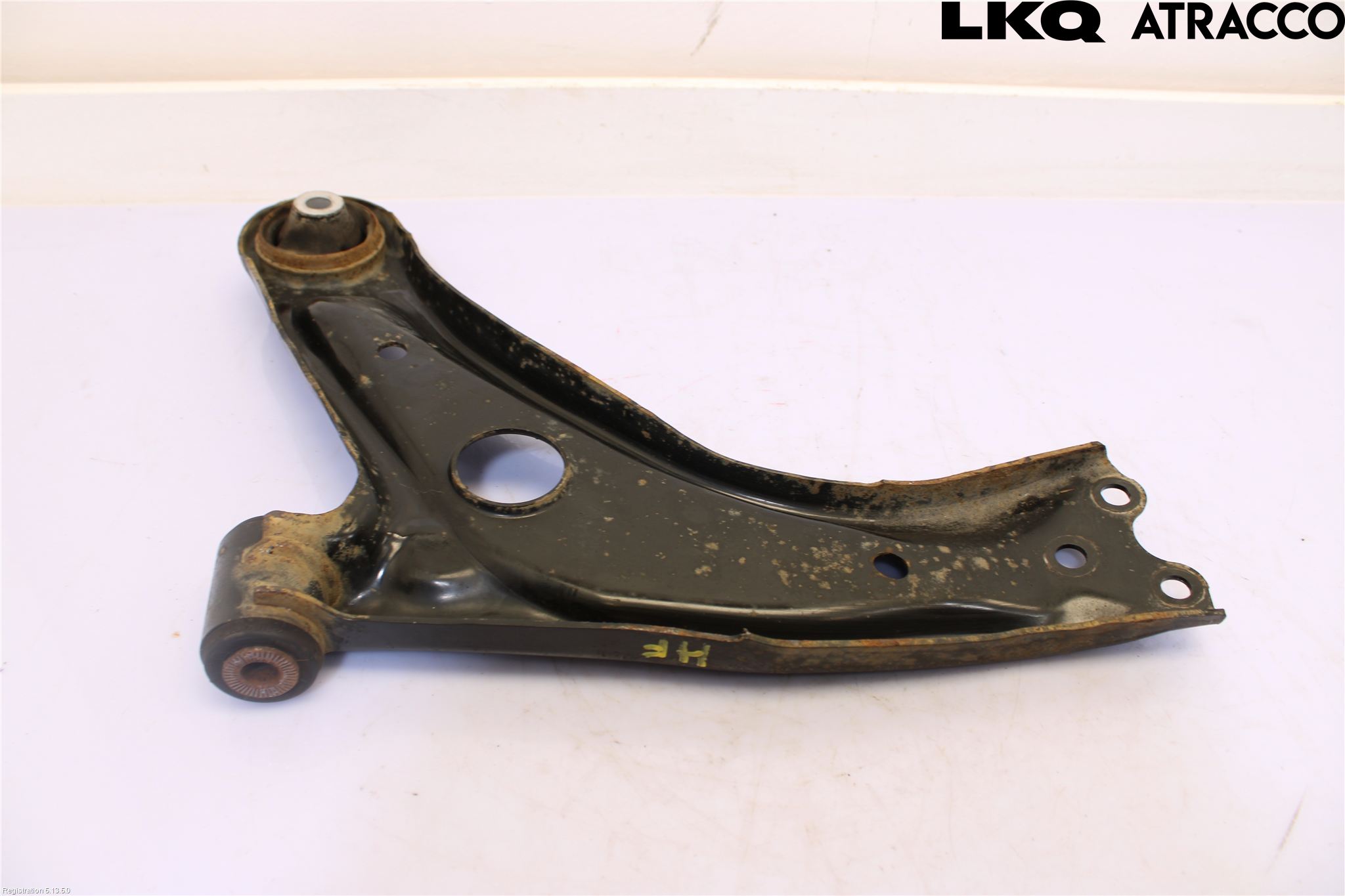 Toyota YARIS XP21 20- Bærearm Foran Høyre Nedre