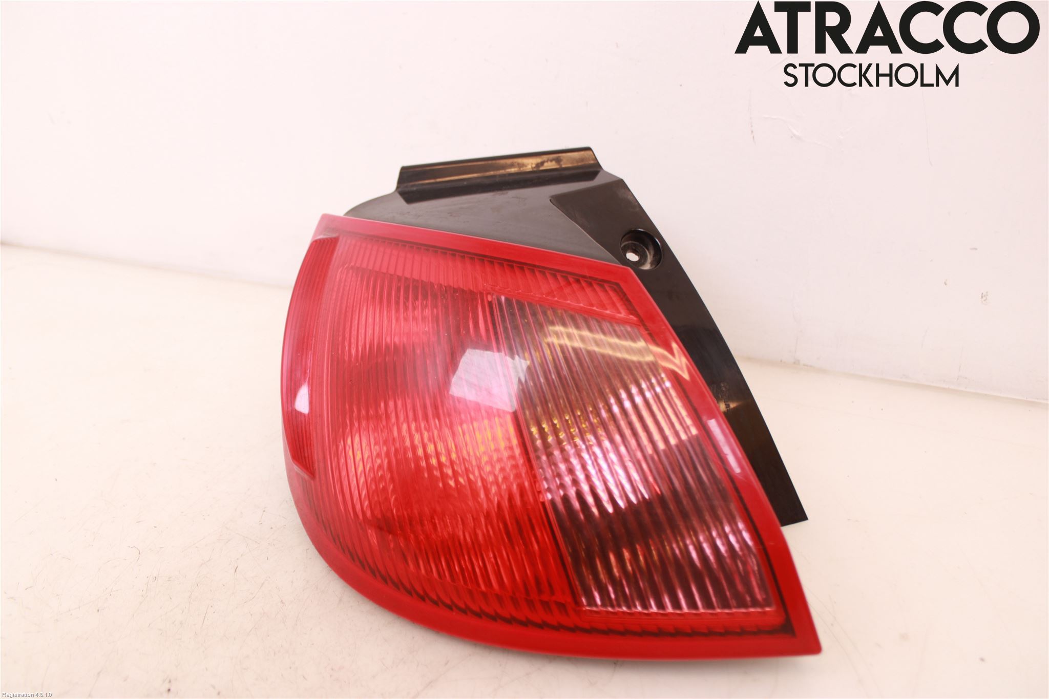 Mitsubishi COLT   04-08 Baklykt Venstre