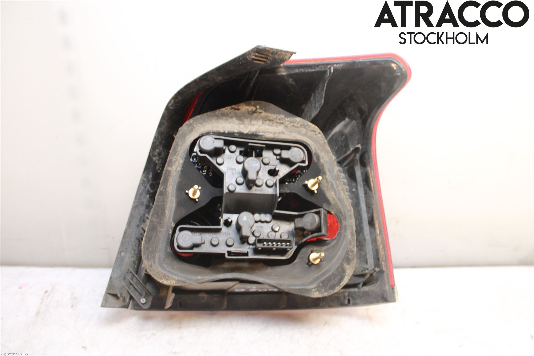 Toyota AVENSIS 03-06 Baklykt Venstre