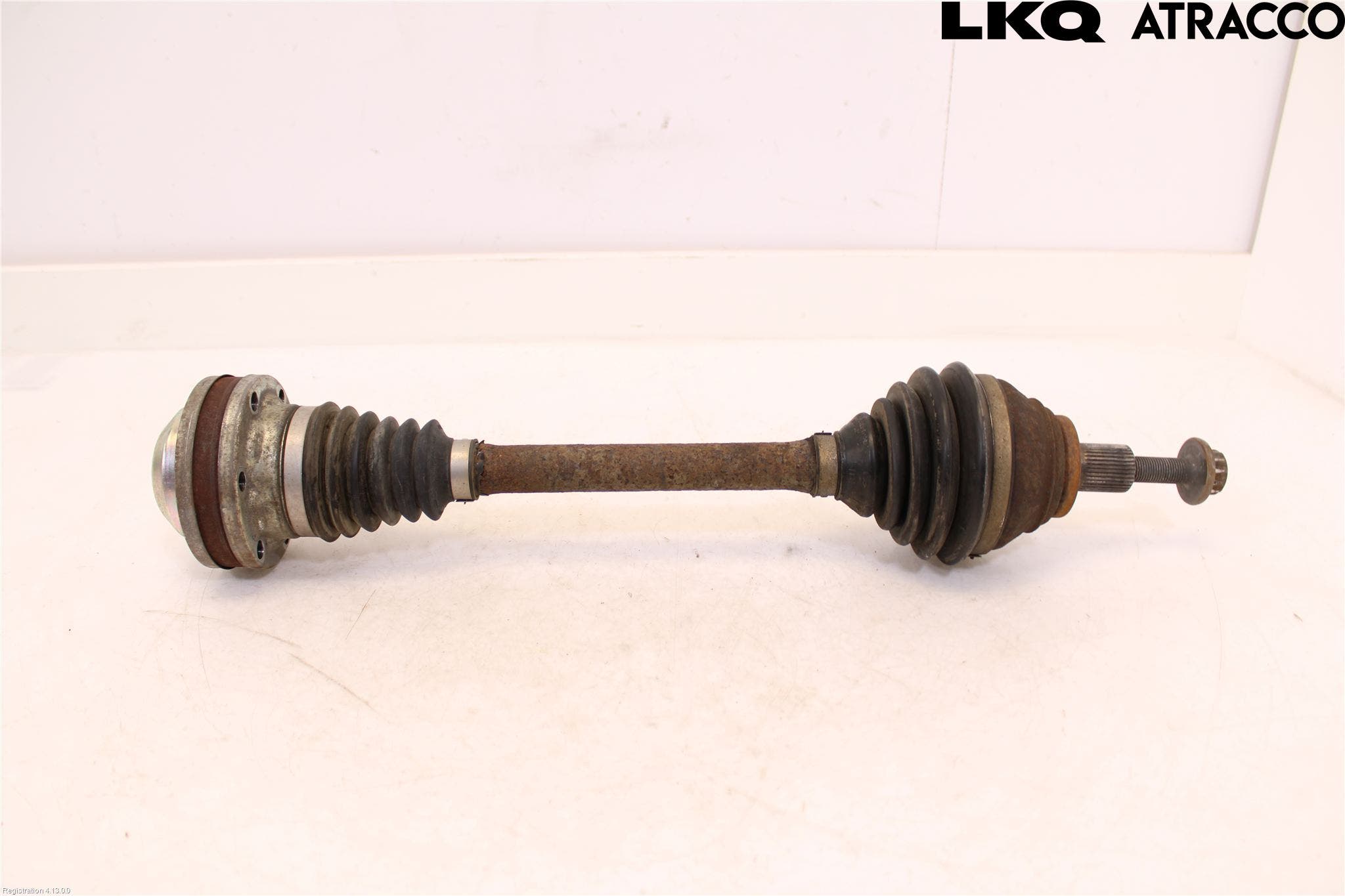 Volkswagen VW TOURAN 10-15 Drivaksel Foran Kompl Venstre