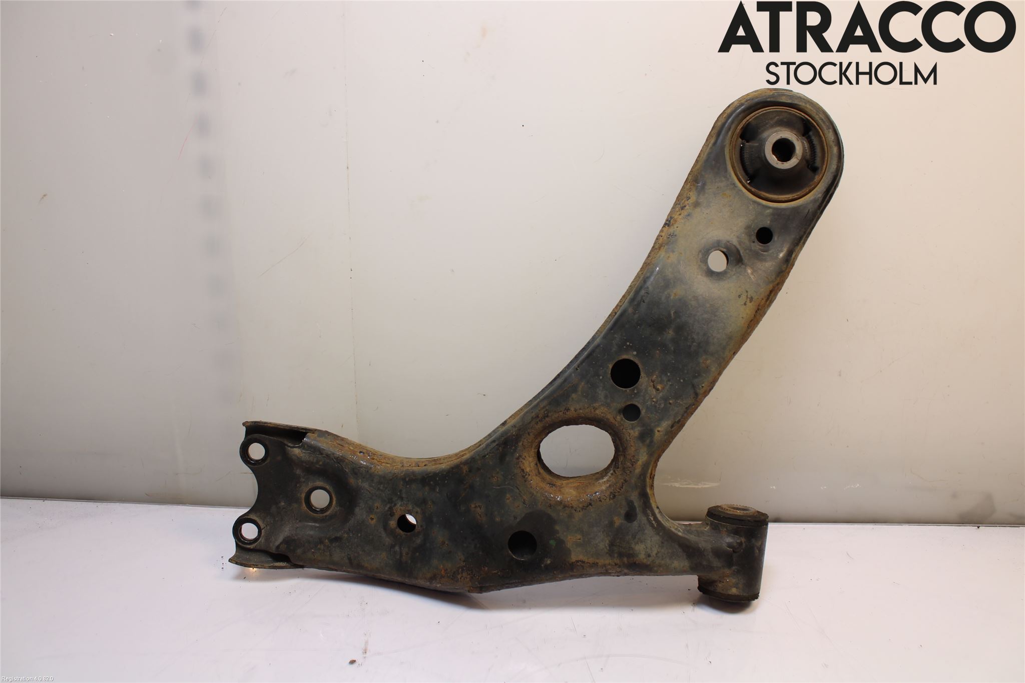 Toyota AURIS 13-19 Bærearm Foran Venstre Nedre