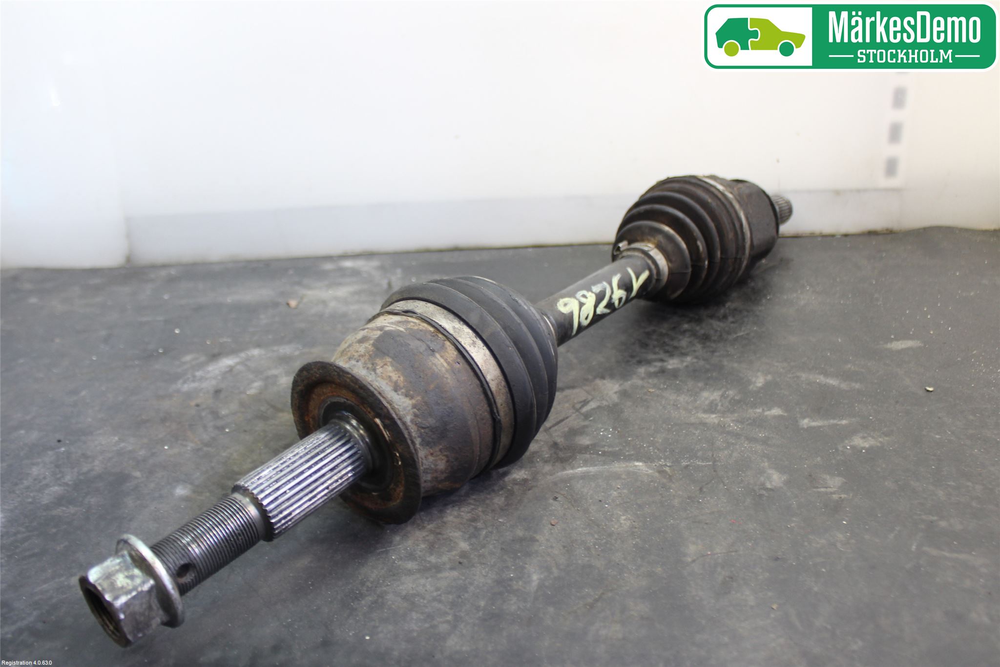 Nissan NAVARA 05-16 Drivaksel Foran Kompl Venstre