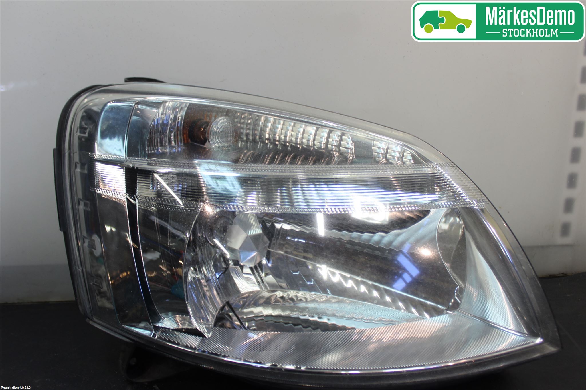 Peugeot PARTNER   03-08 Frontlykt Høyre