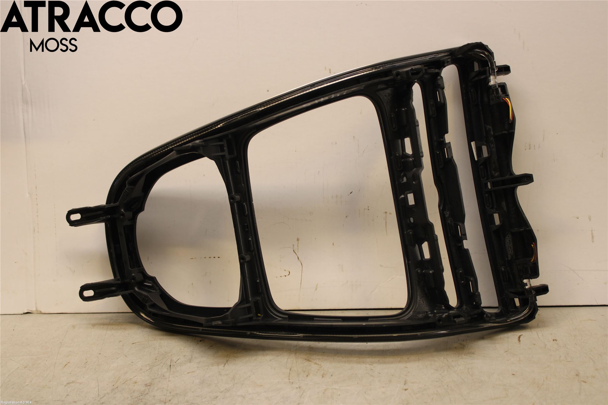 Mercedes-Benz MB E-KLASS (W213) 16-23 Innr Konsoll-Lomme