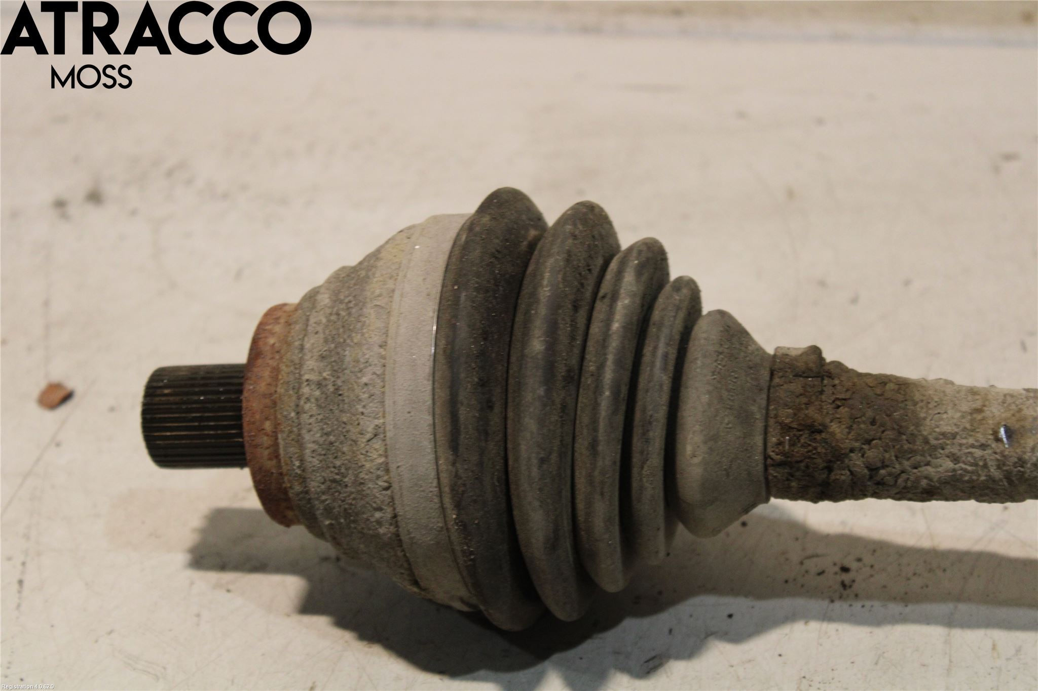 Volkswagen VW PASSAT 05-11 Drivaksel Foran Kompl Venstre