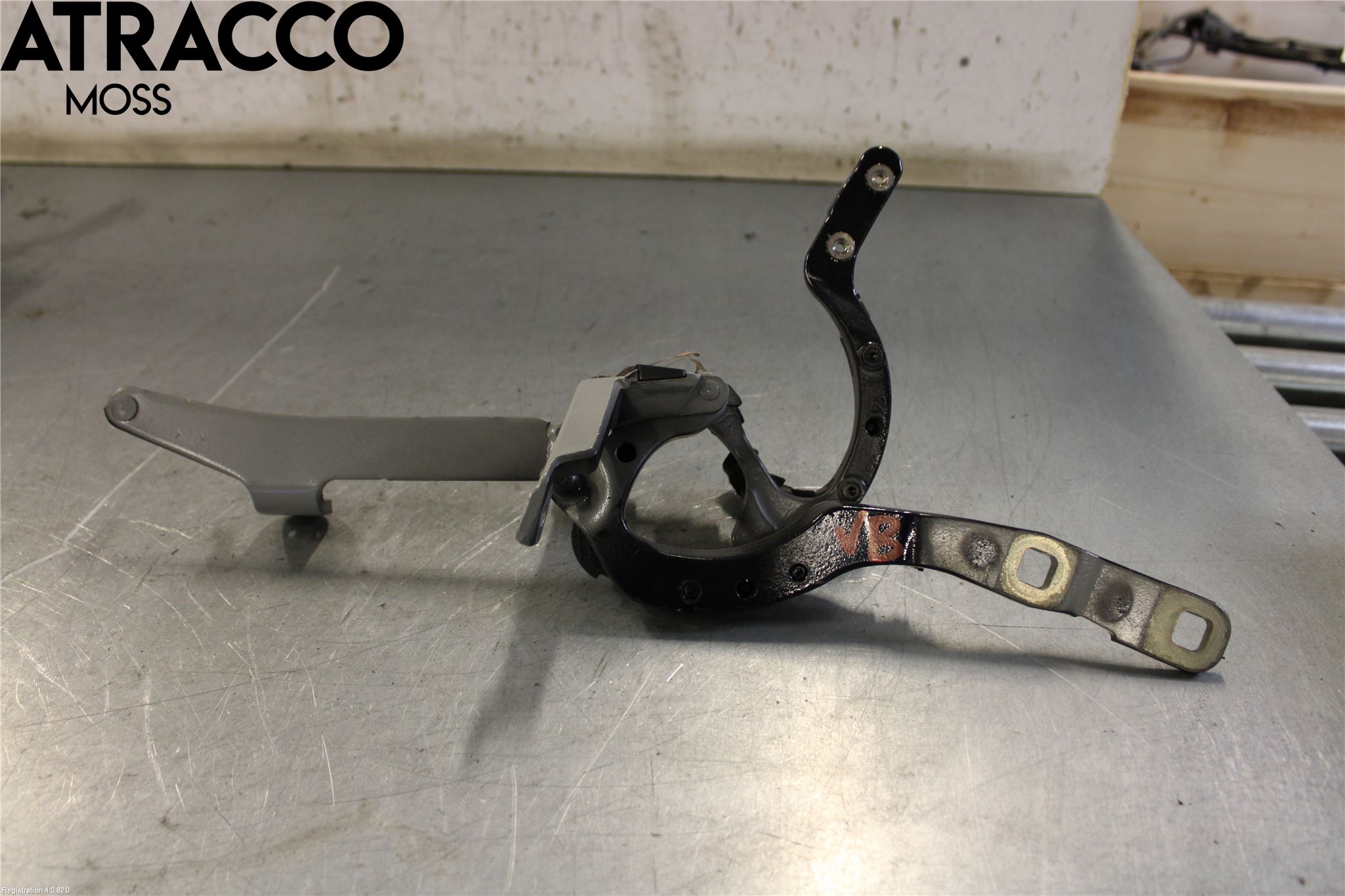 BMW 5 F10/F11/F18 09-17 Bakluke Hengsel Venstre