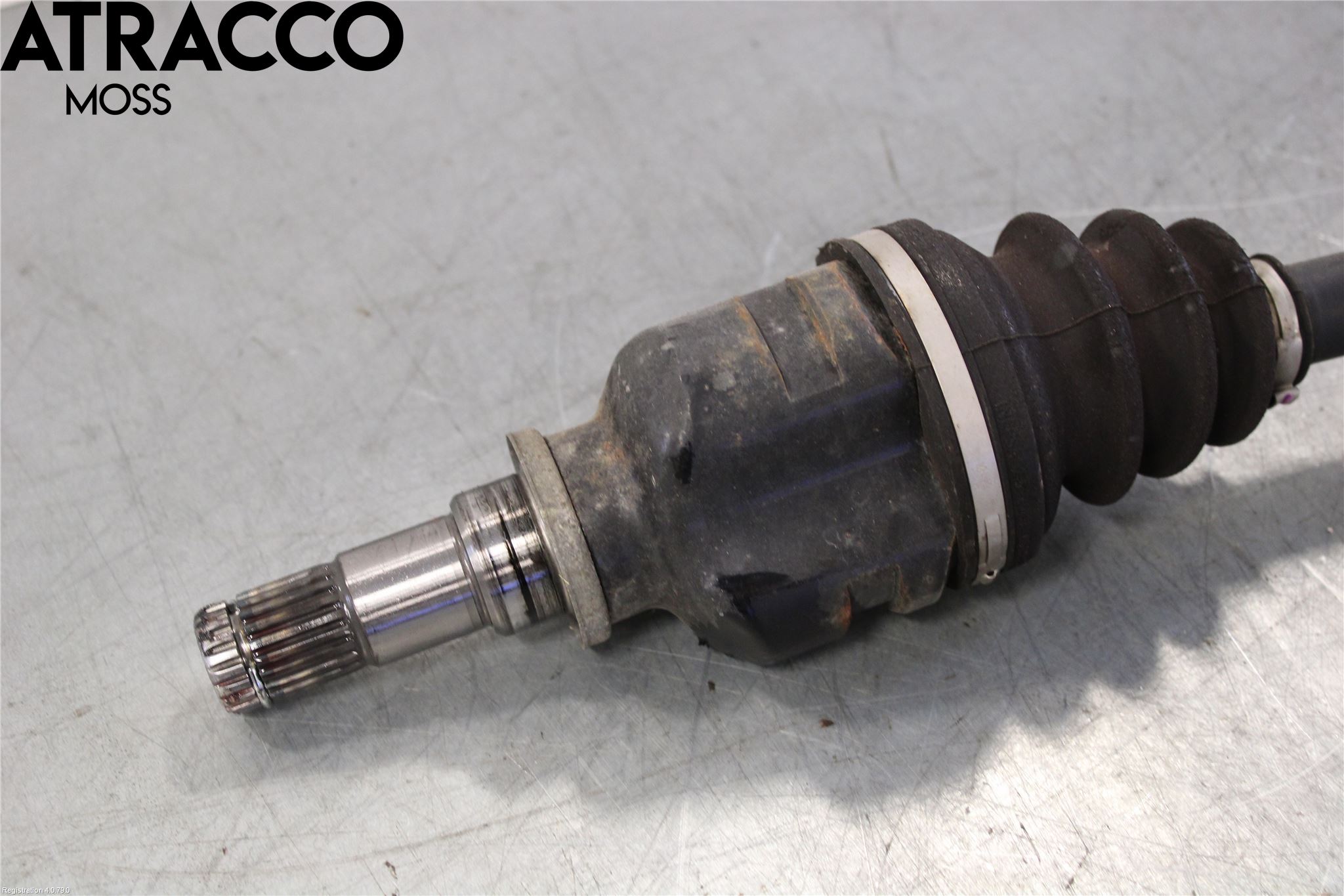 Toyota YARIS XP130 15-20 Drivaksel Foran Kompl Høyre