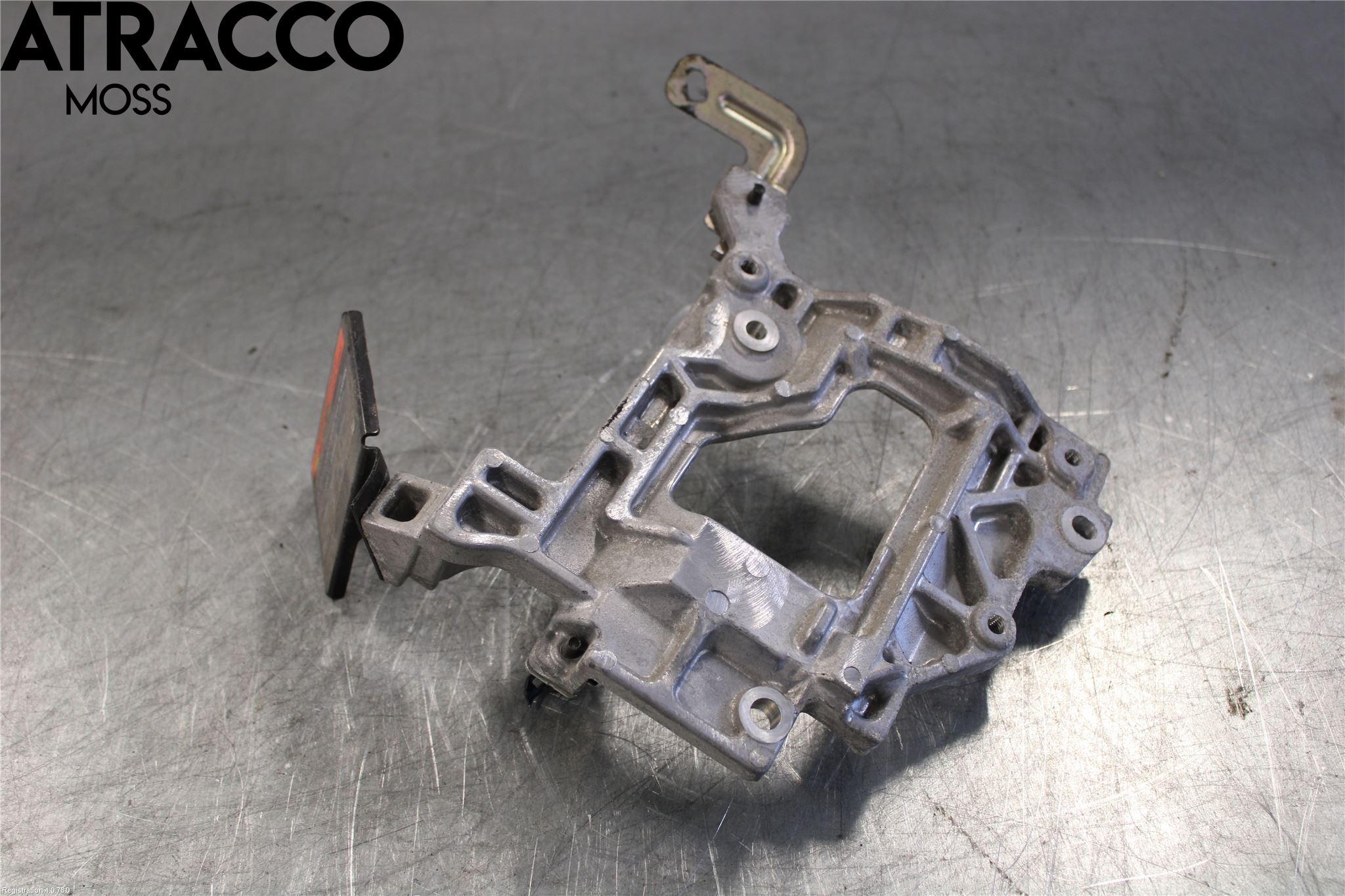 Nissan LEAF 18- Ac Kompressor-Festebrakett