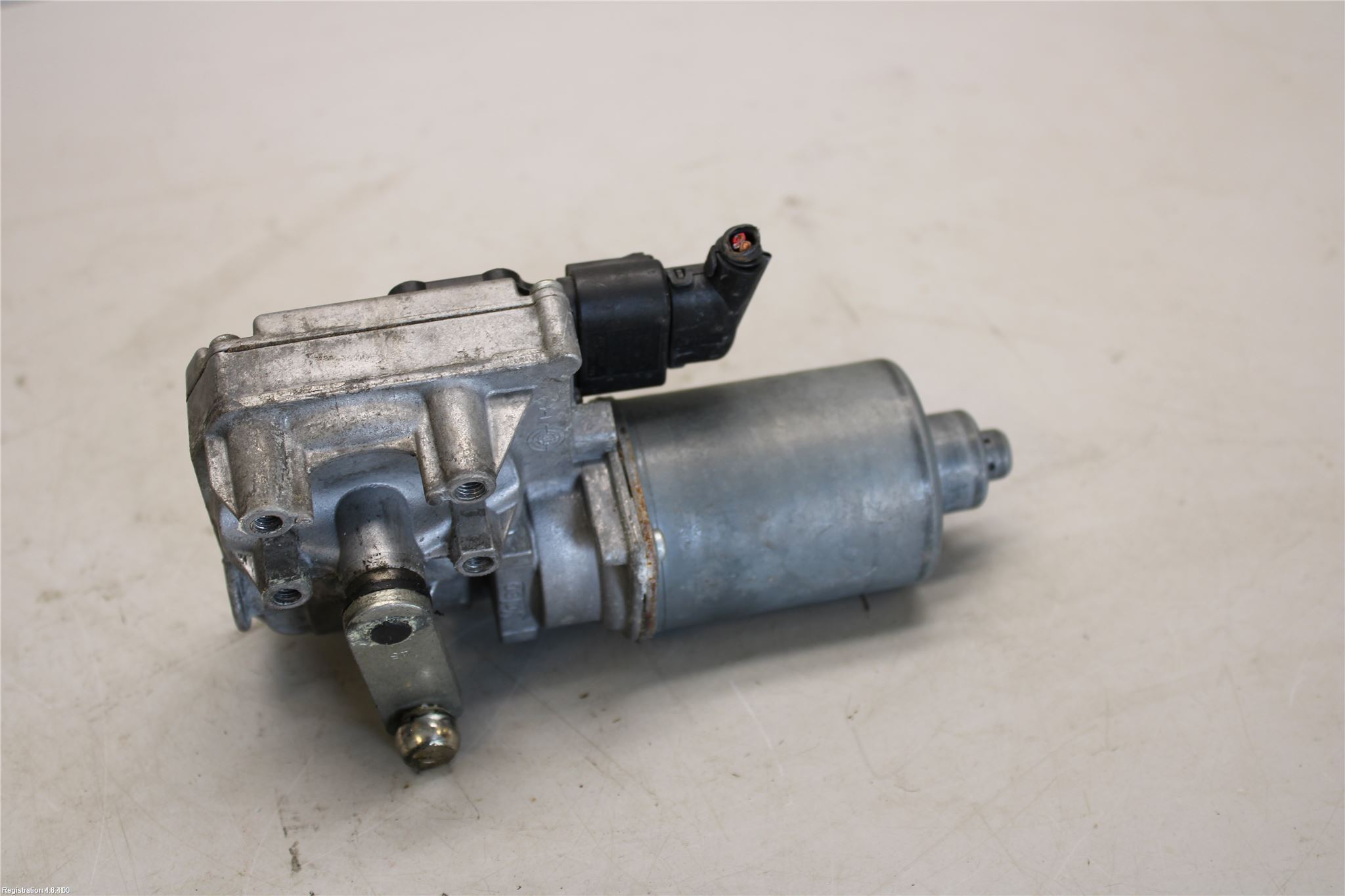 Audi A4 12-15 Viskermotor Frontrute