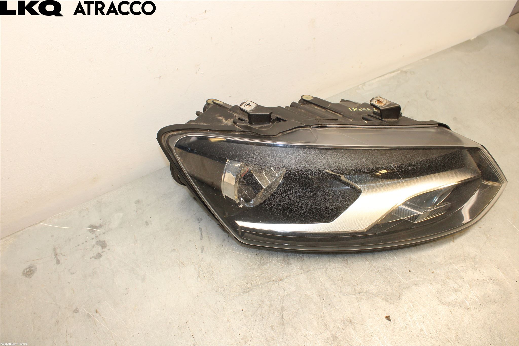 Volkswagen VW POLO 10-17 Frontlykt Hus Høyre