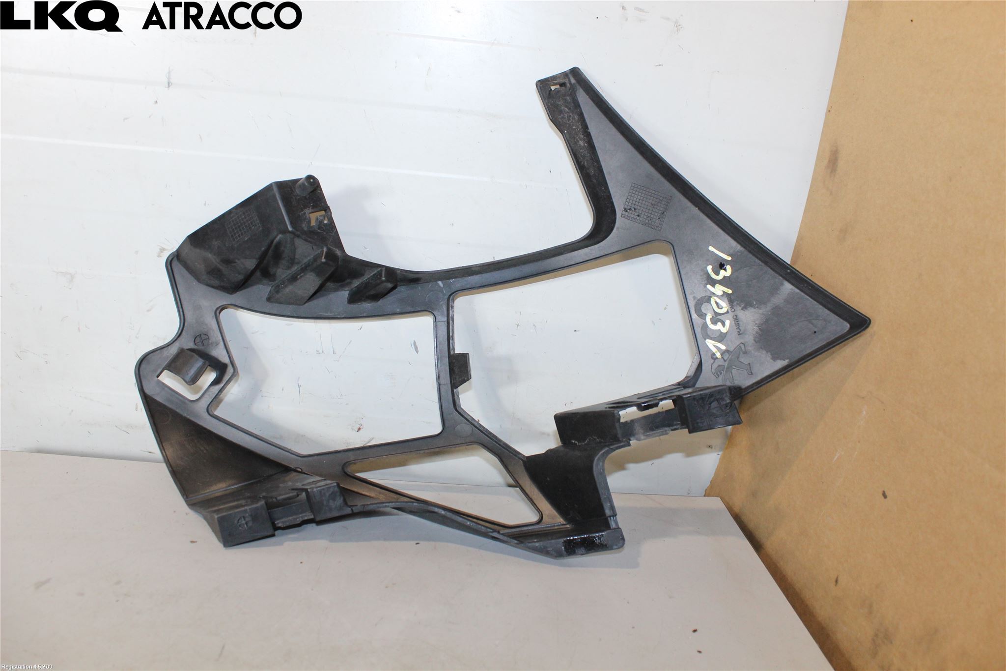 Peugeot 3008 17-24 Frontlykt Holder-Feste