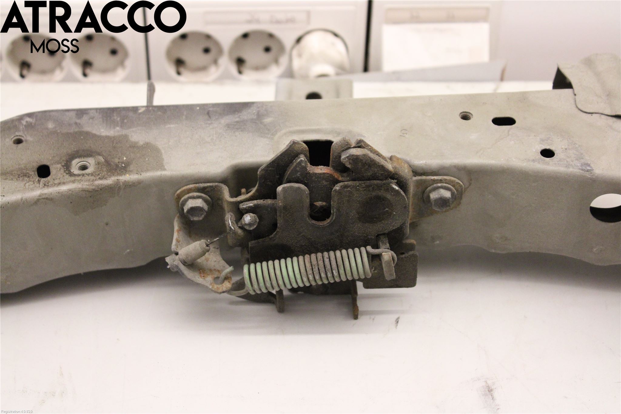 Toyota AVENSIS 09-15 Panserlås