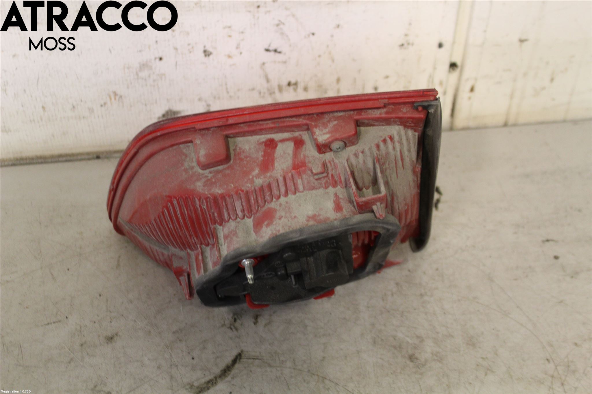 Volkswagen VW TOURAN 10-15 Baklykt Venstre  På Luke(Indre