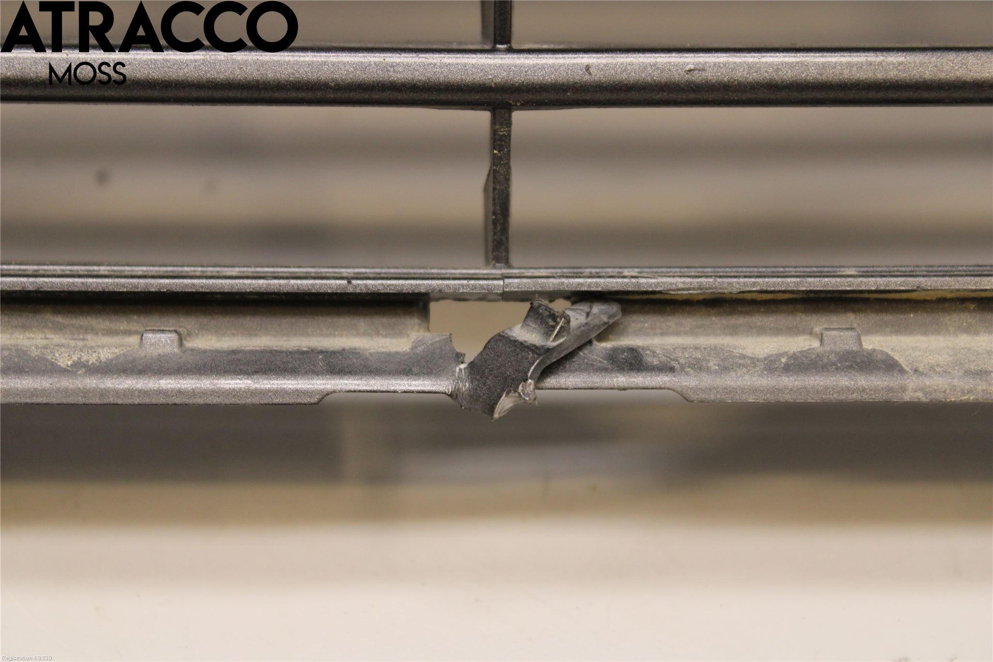 Lexus CT 200h Grilldel Midt