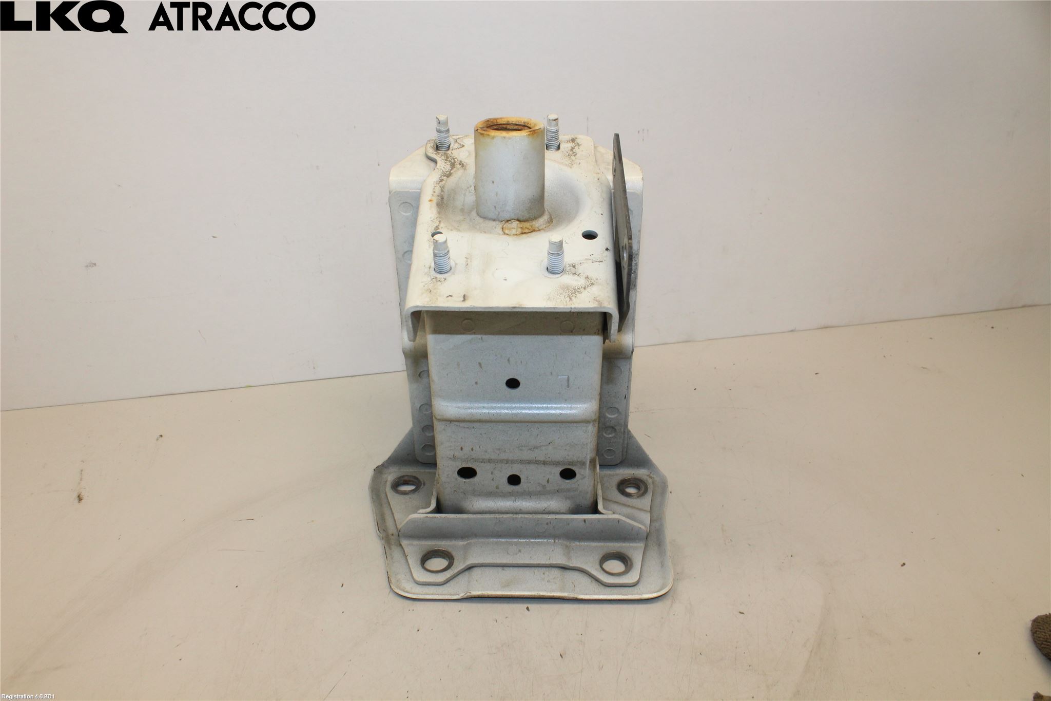 Nissan LEAF 18- Støtfanger Bak Feste