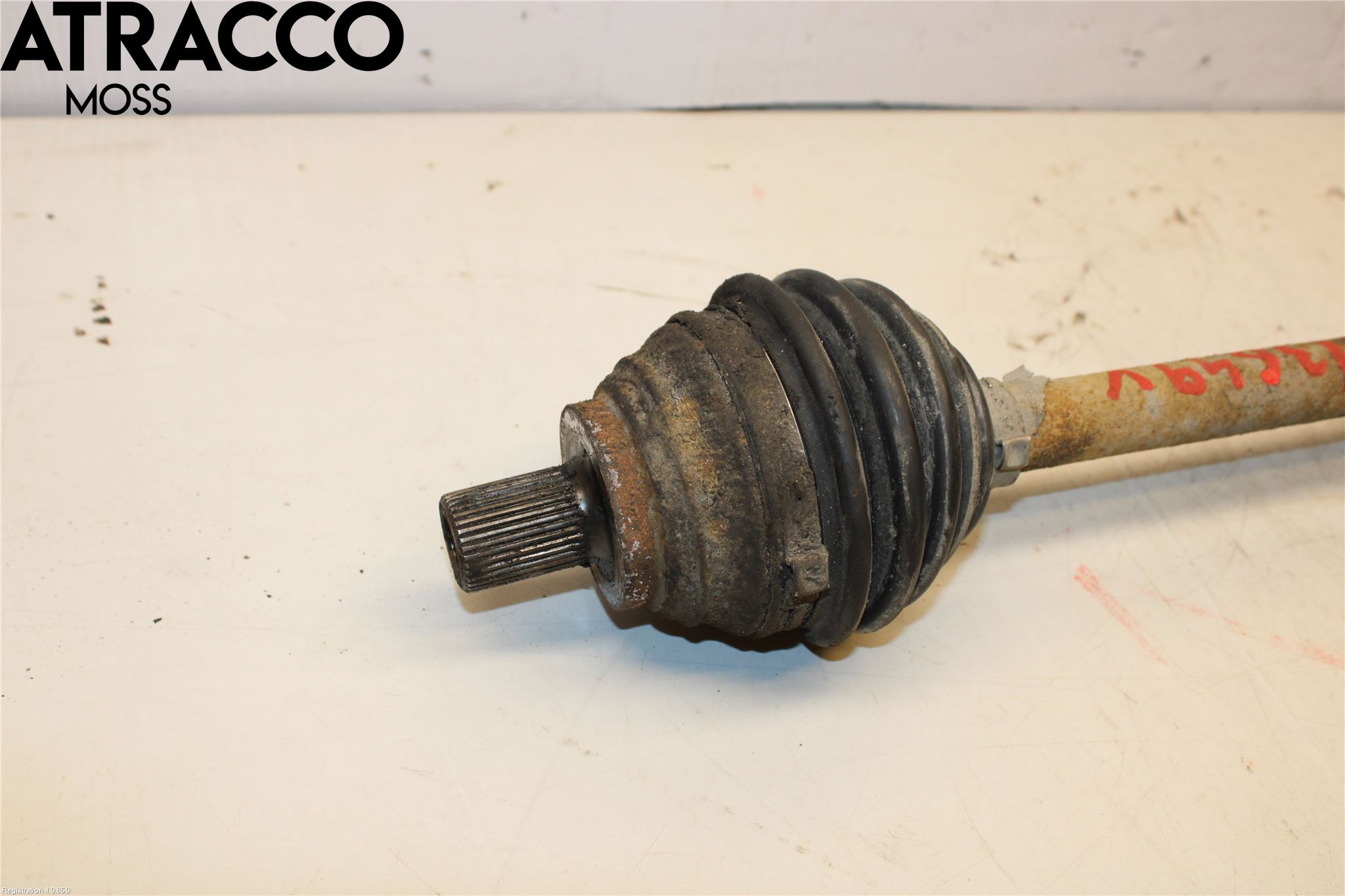 Volkswagen VW PASSAT 05-11 Drivaksel Foran Kompl Venstre