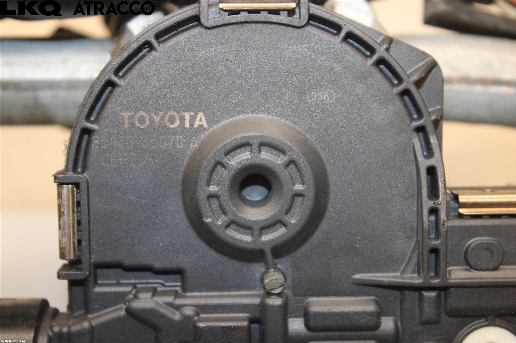 Toyota AVENSIS 09-15 Viskermotor Frontrute