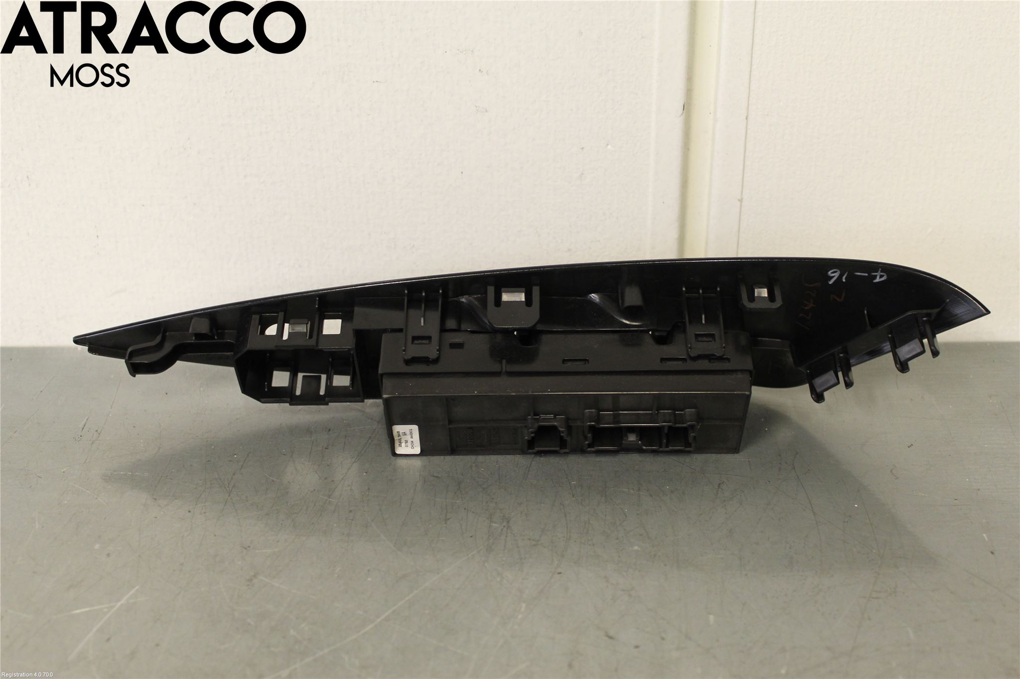 Nissan LEAF 11-17 Bryter Vindusheis